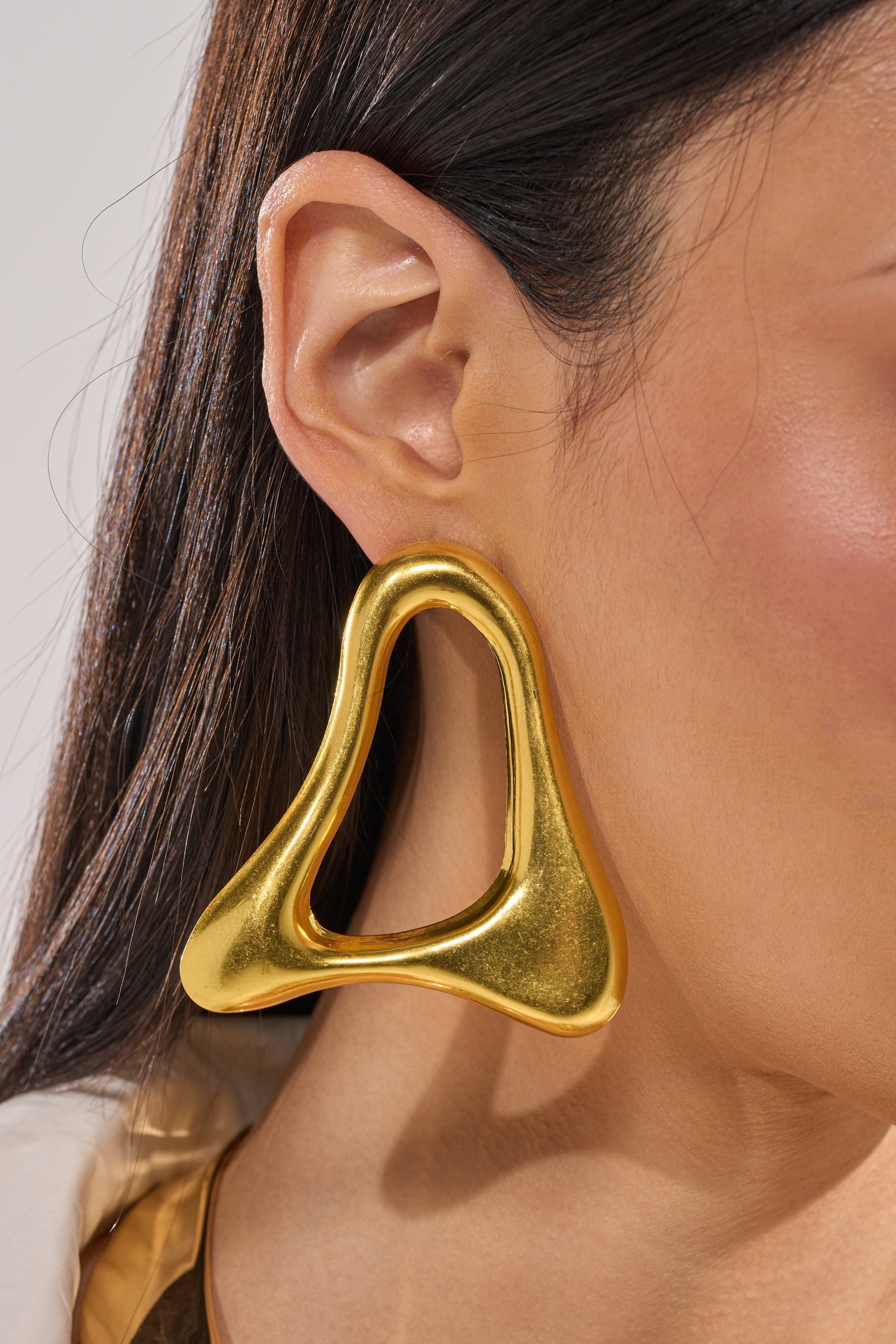 MOD GAL EARRING
