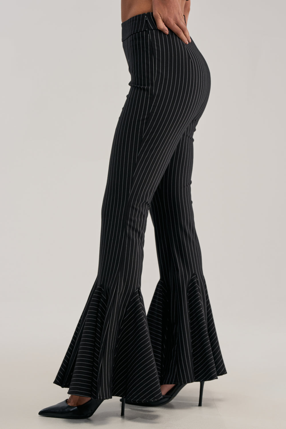 LIVI STRETCHY PINSTRIPE FLARE LEGGING