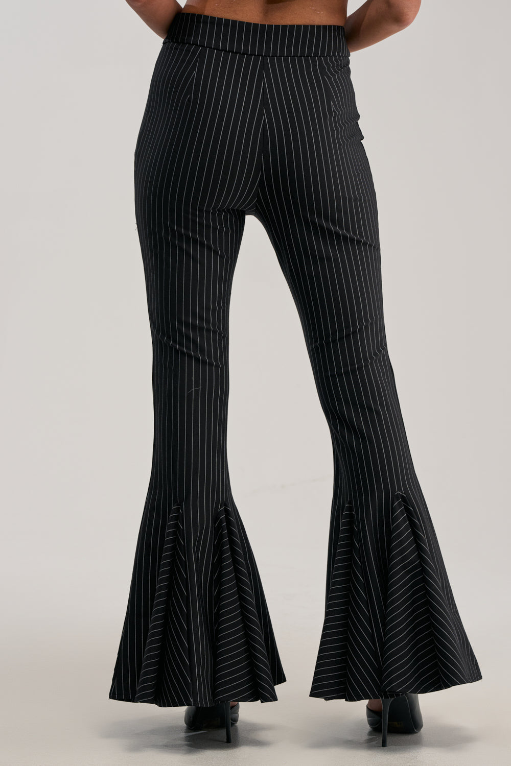LIVI STRETCHY PINSTRIPE FLARE LEGGING
