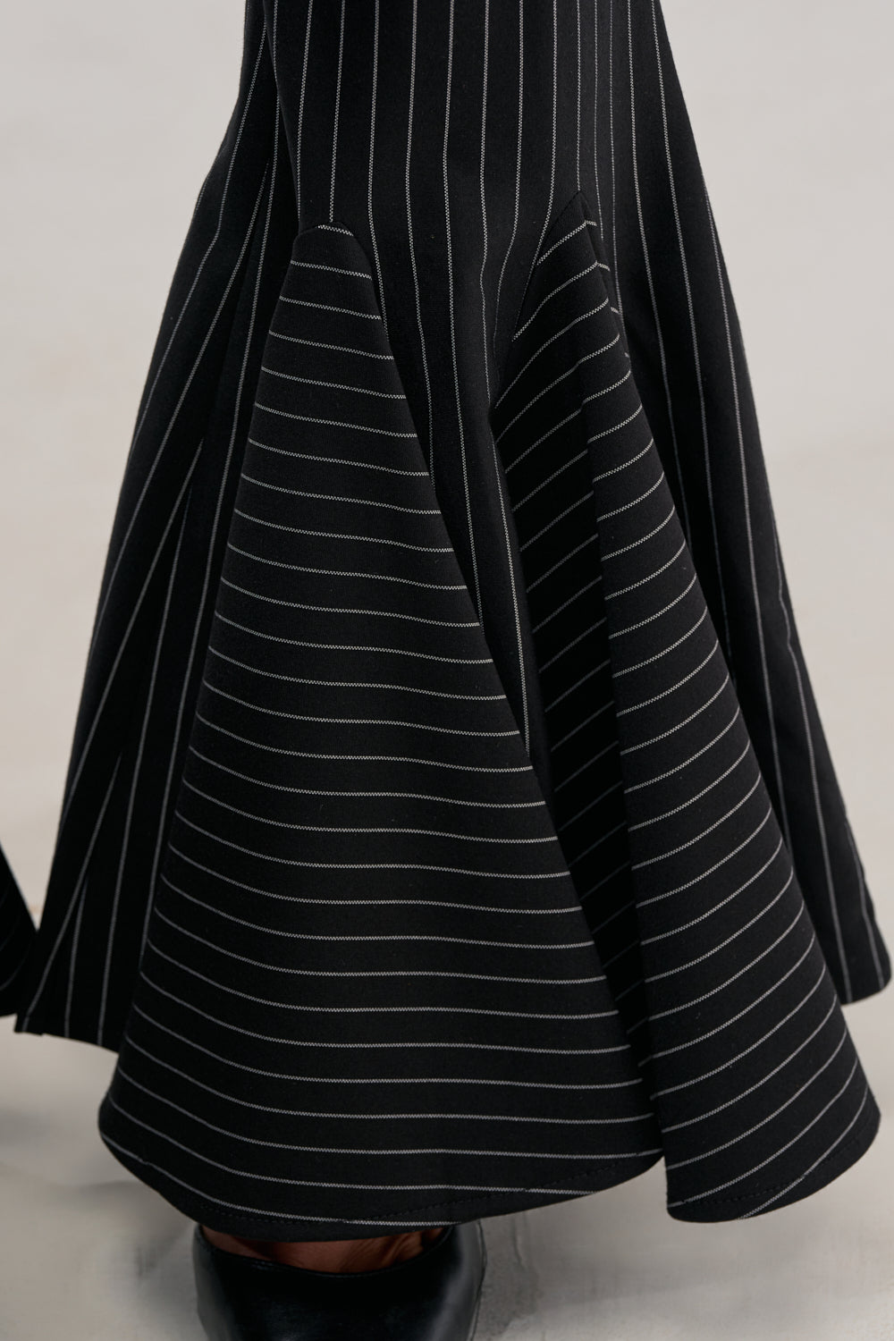 LIVI STRETCHY PINSTRIPE FLARE LEGGING