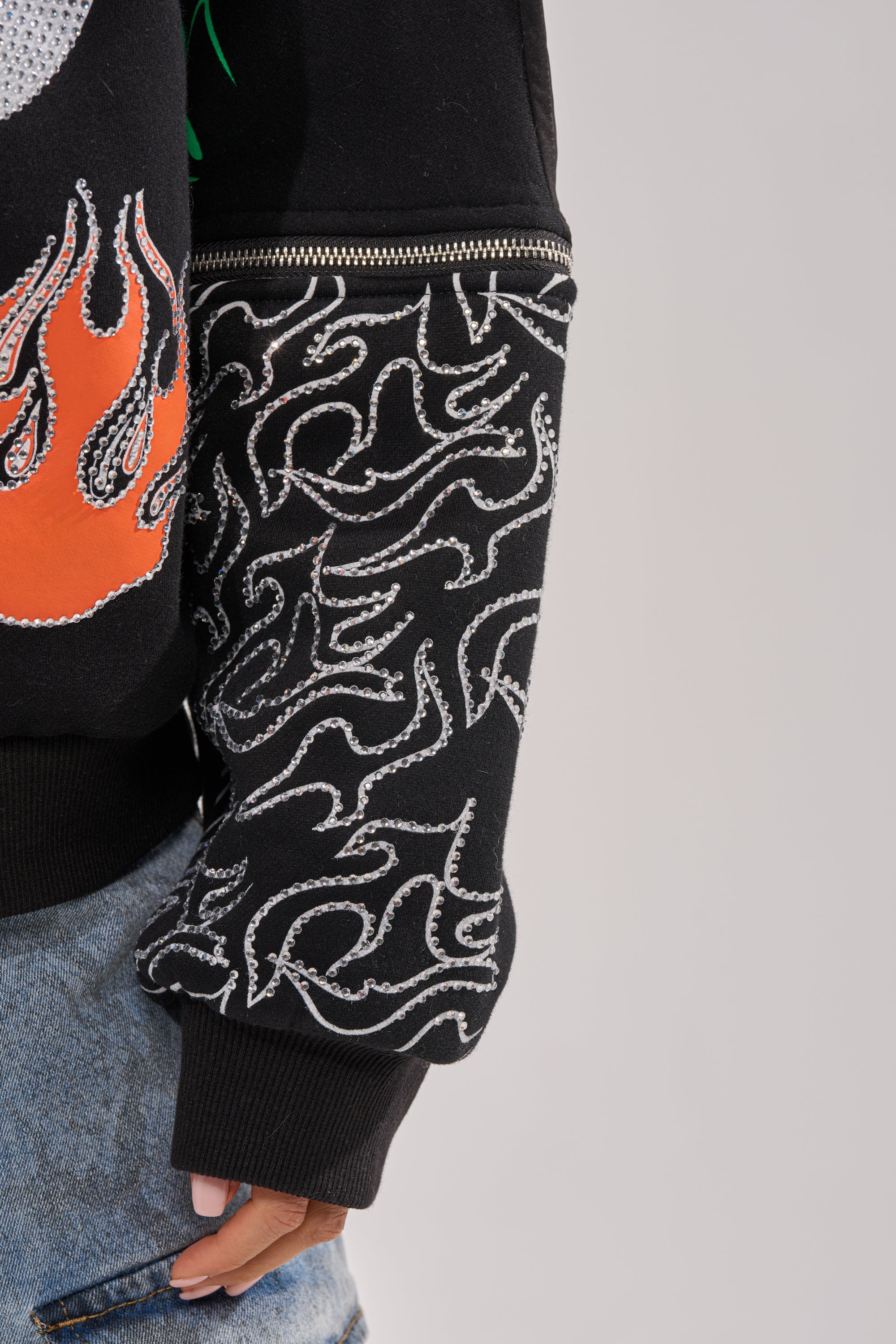 DEEP THOUGHTS OVERSIZED GRAPHIC SWEATSHIRT