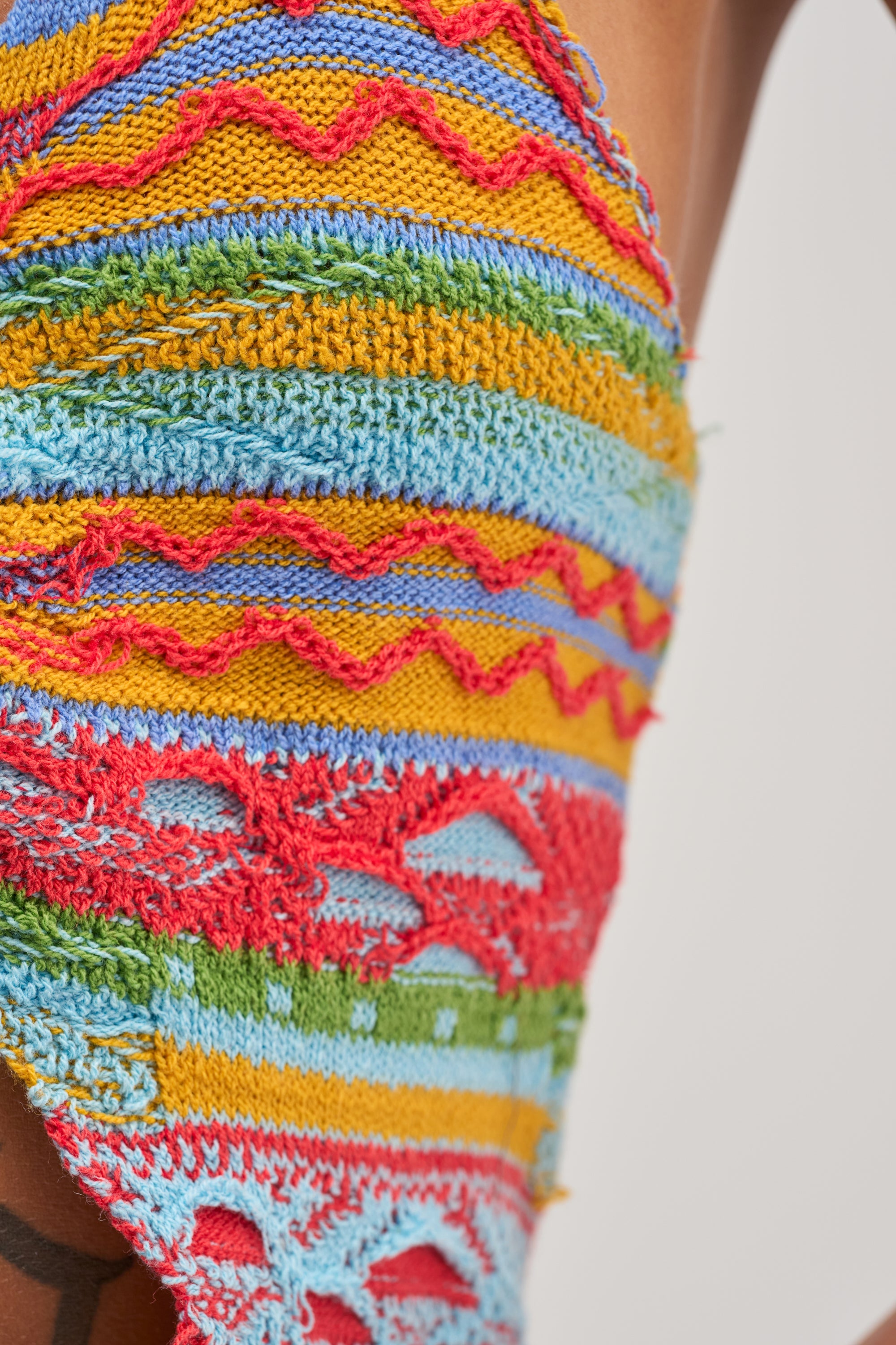 FEELS LIKE SUMMER KNIT HALTER TOP