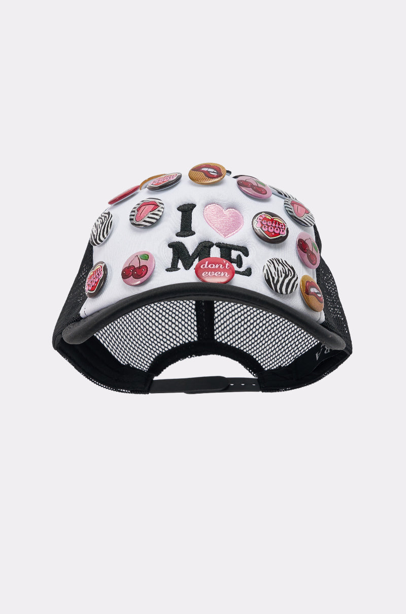 LOVE ME BUTTON HAT