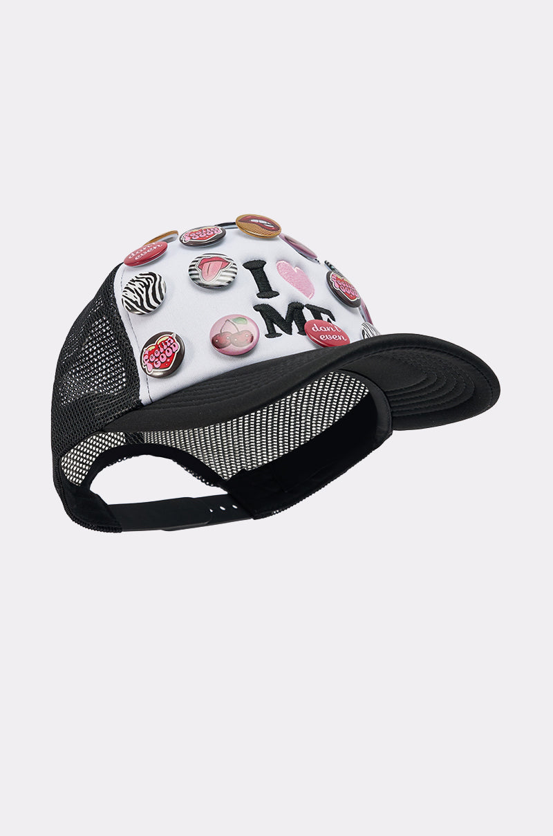 LOVE ME BUTTON HAT
