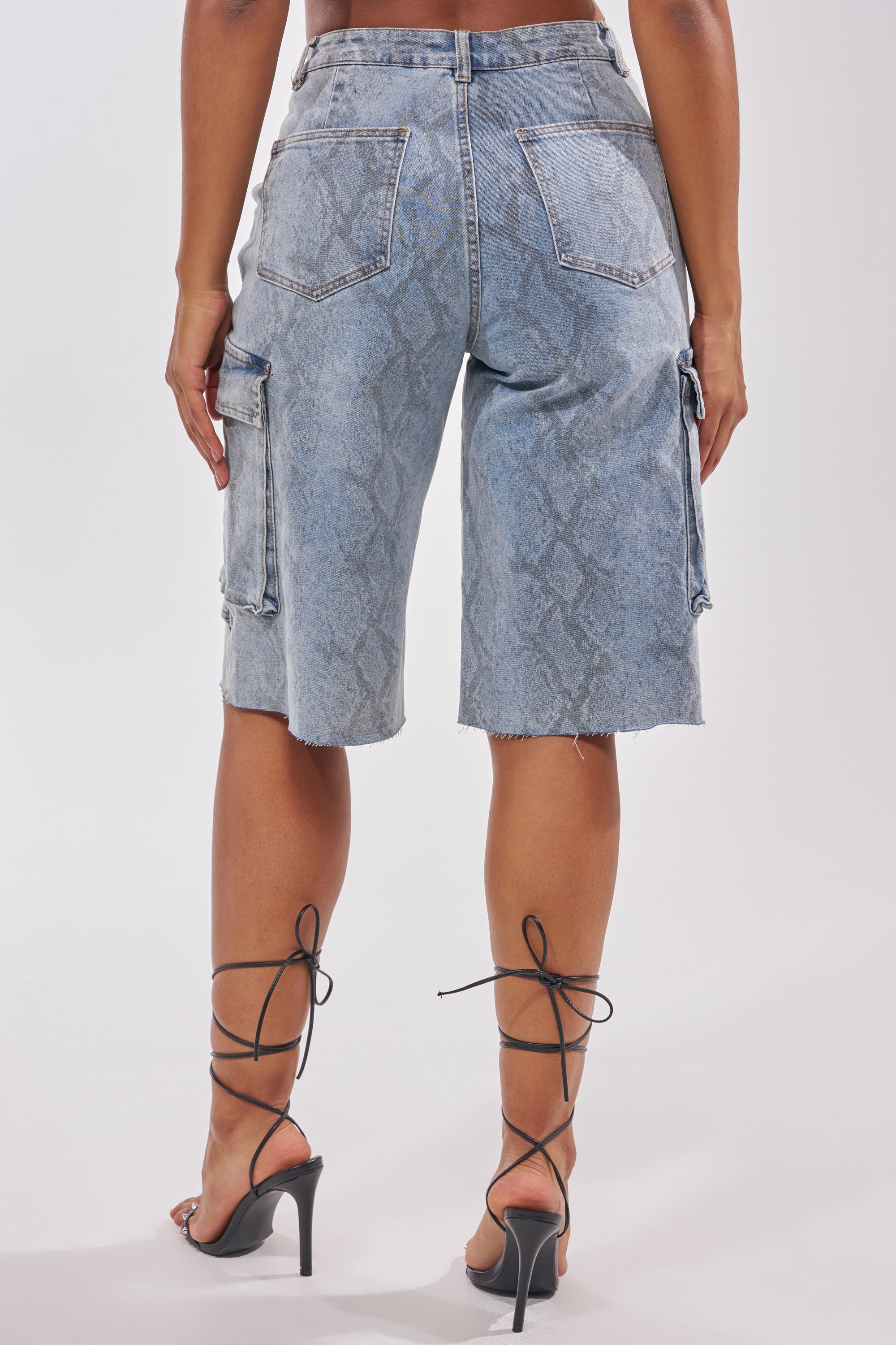 LITTLE SNAKE BERMUDA SHORT