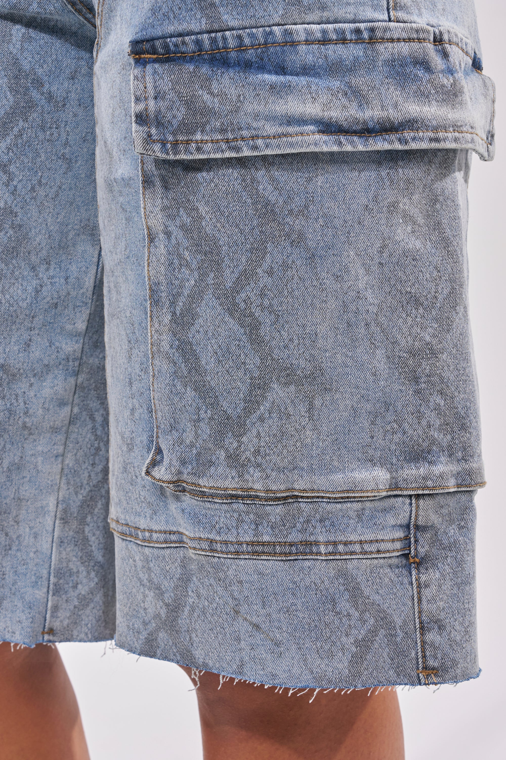 LITTLE SNAKE BERMUDA SHORT