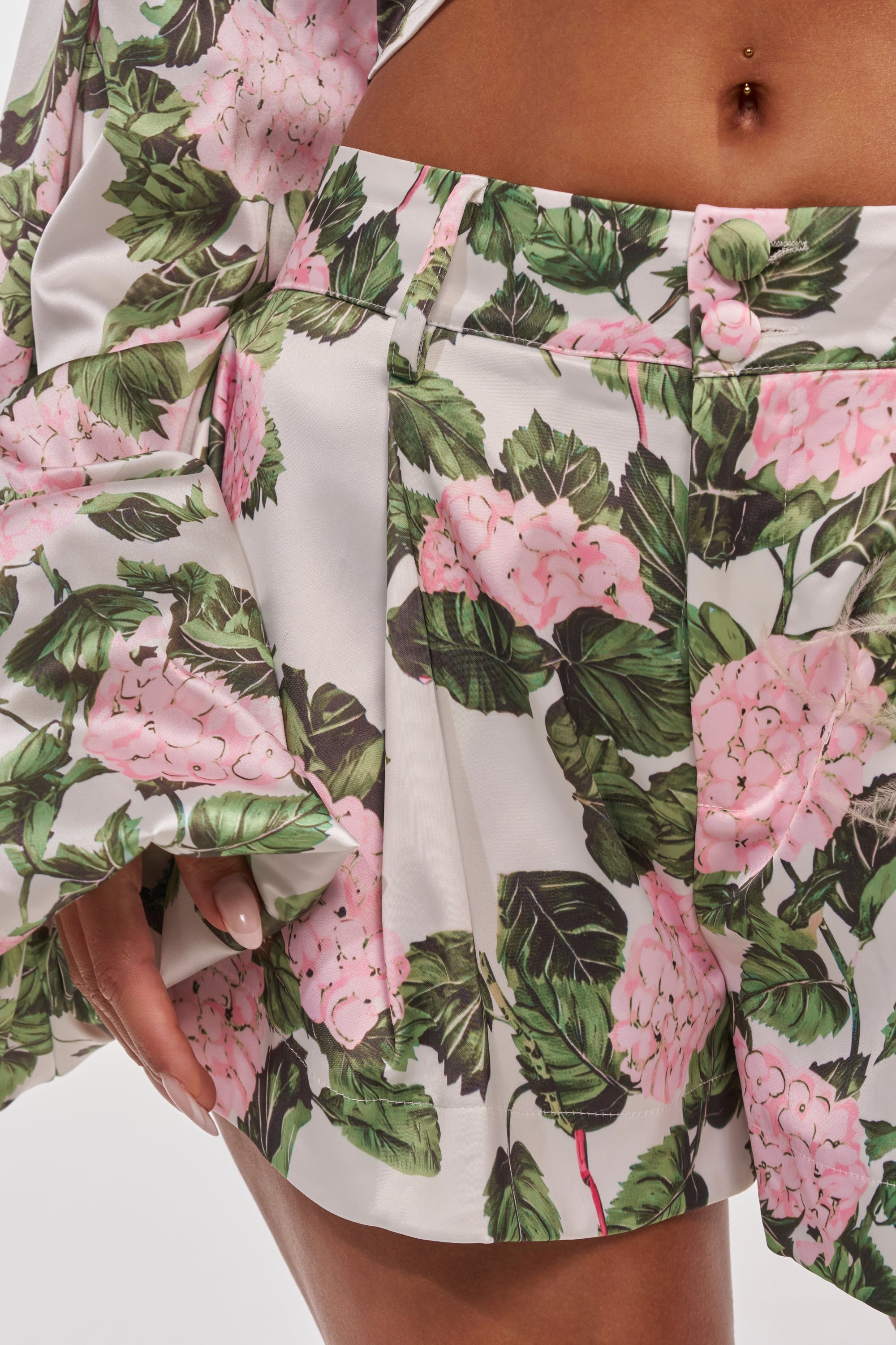 ONE OF A KIND FLORAL SHORT