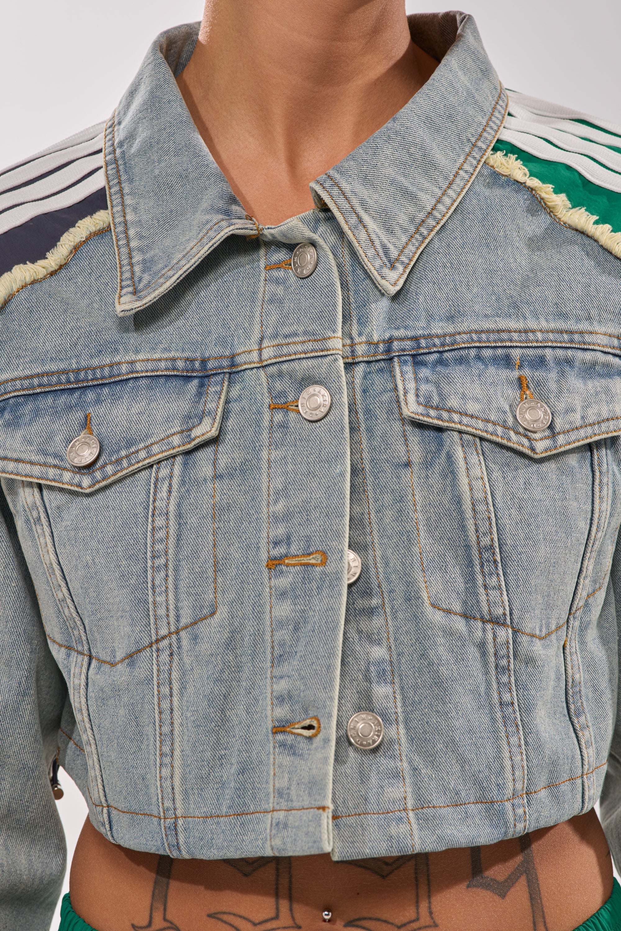 ALL AROUND THE WORLD DENIM JACKET