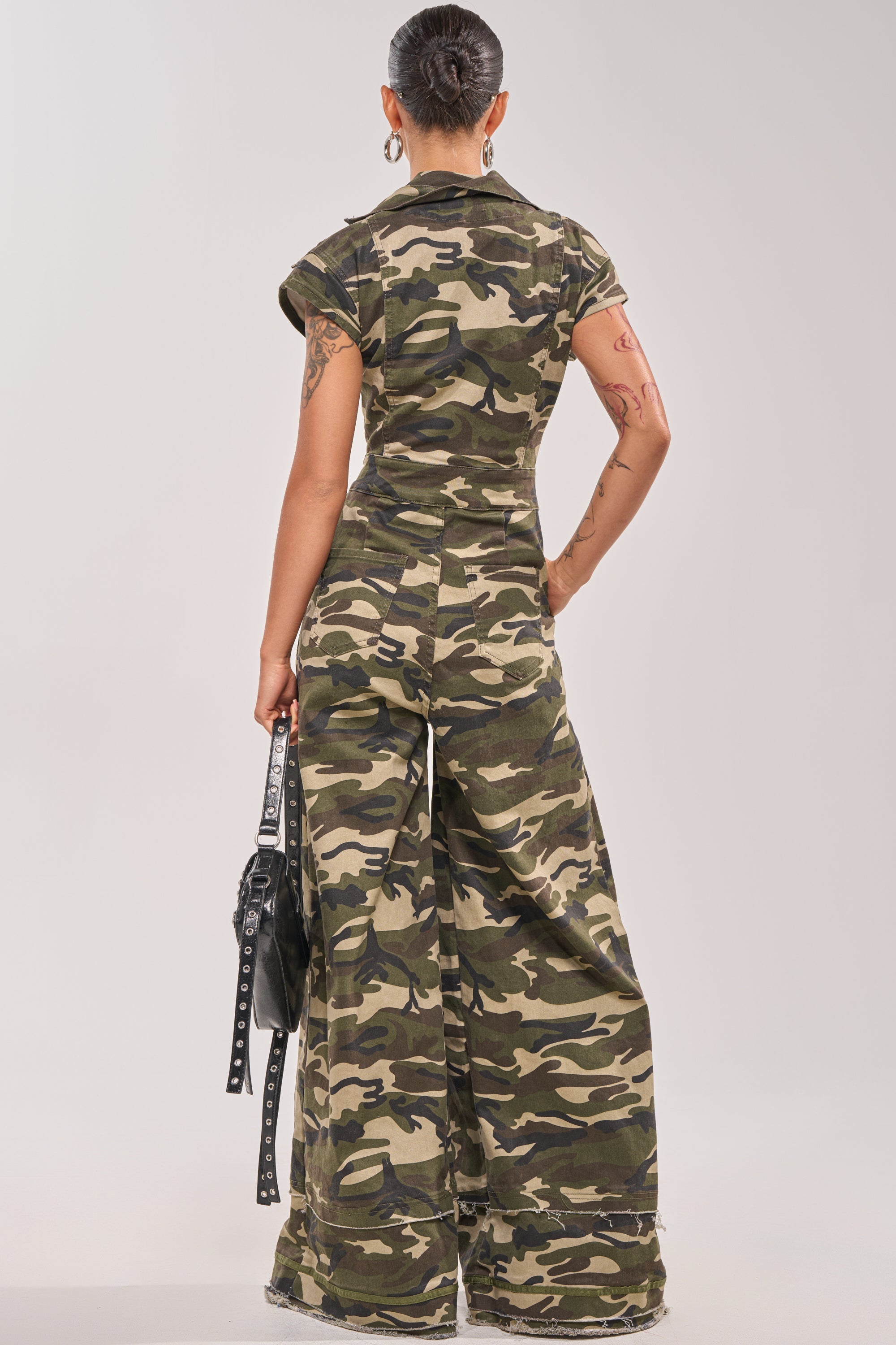 MAJOR DRAMA CAMO JUMPSUIT IN CAMO