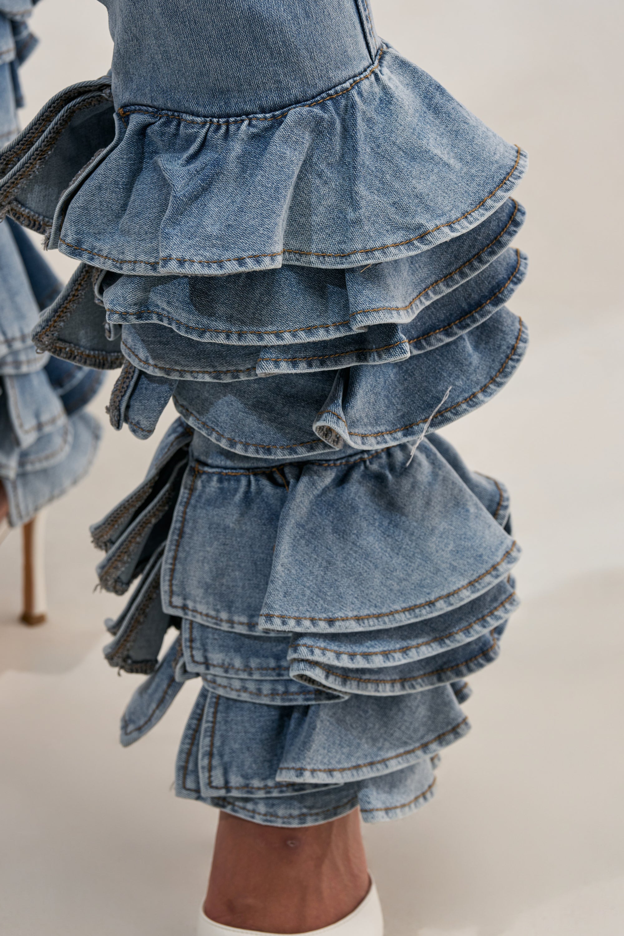 NOT ENOUGH RUFFLE DENIM