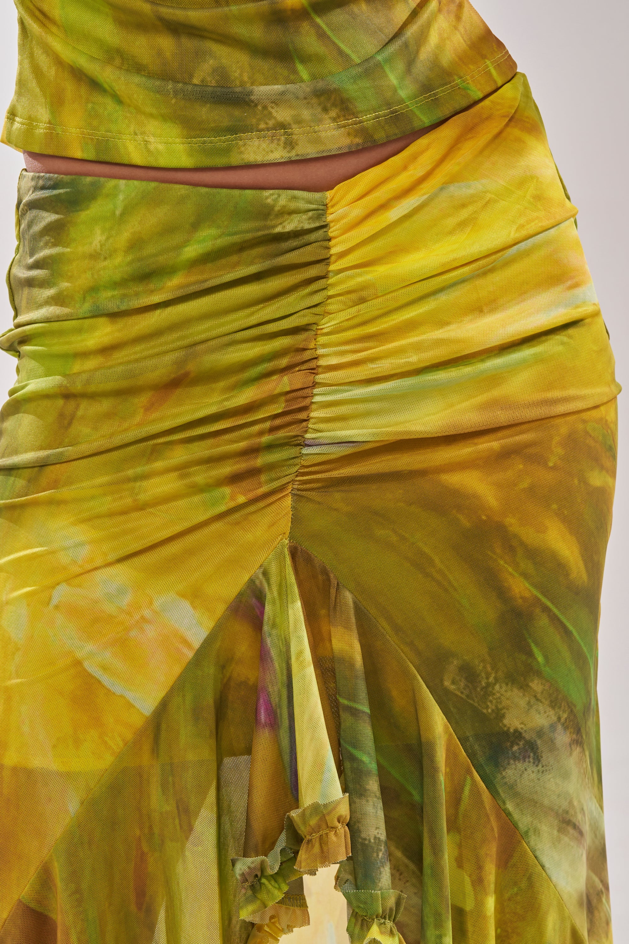 TELL ME MORE HIGH LOW SKIRT IN YELLOW