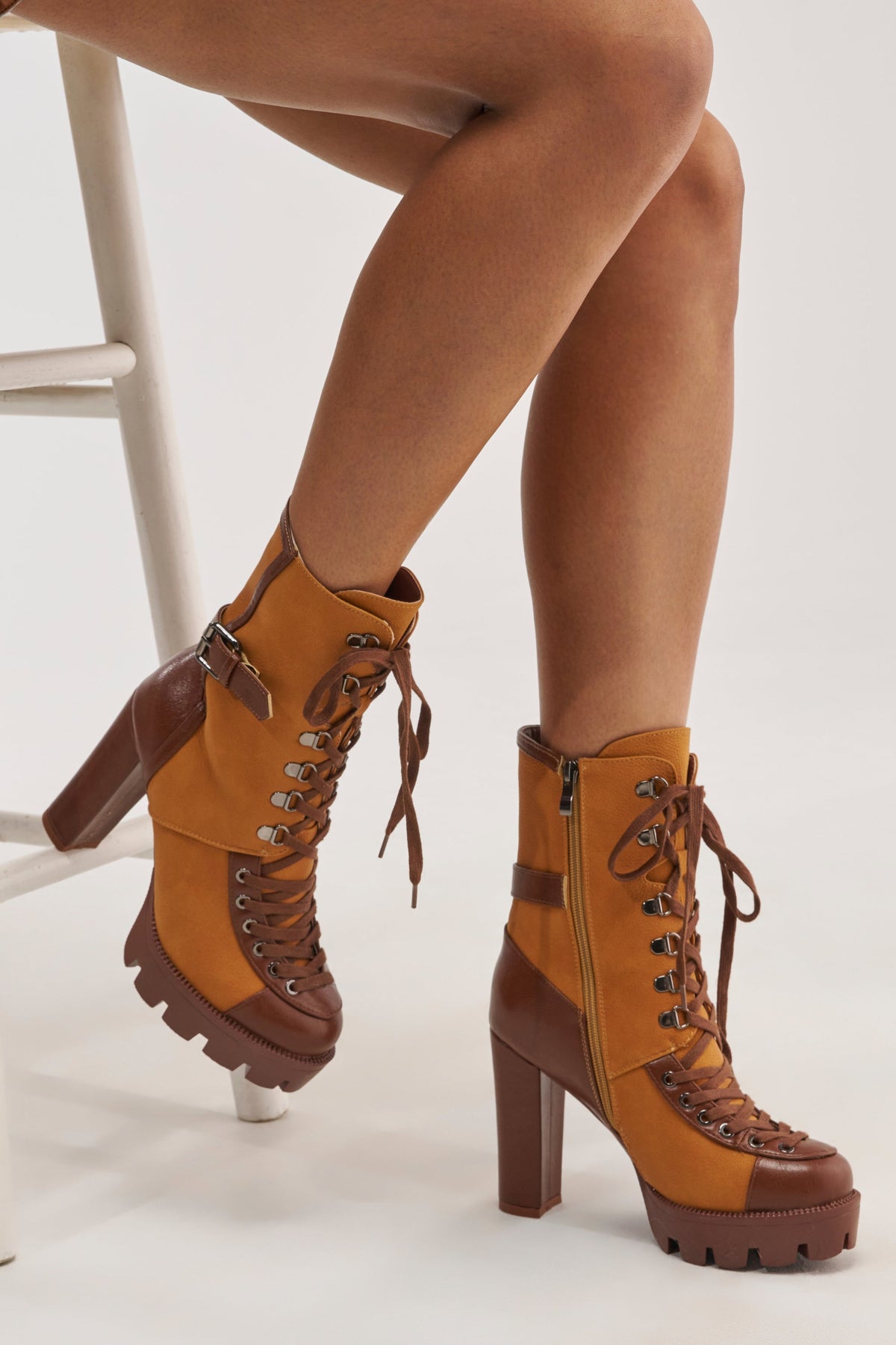 AZALEA WANG BARRINGTON TAN COLOR BLOCKED SPORTY CHUNKY BOOTIE