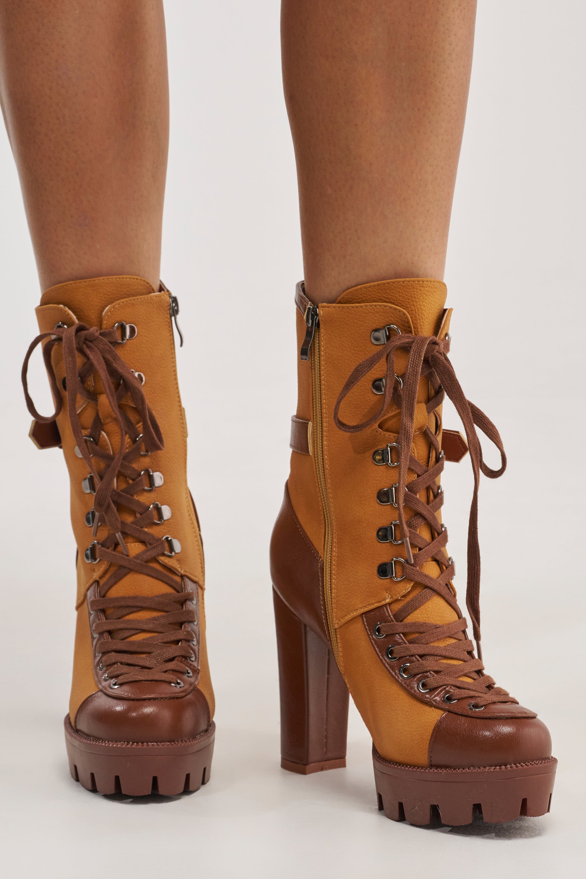 AZALEA WANG BARRINGTON TAN COLOR BLOCKED SPORTY CHUNKY BOOTIE