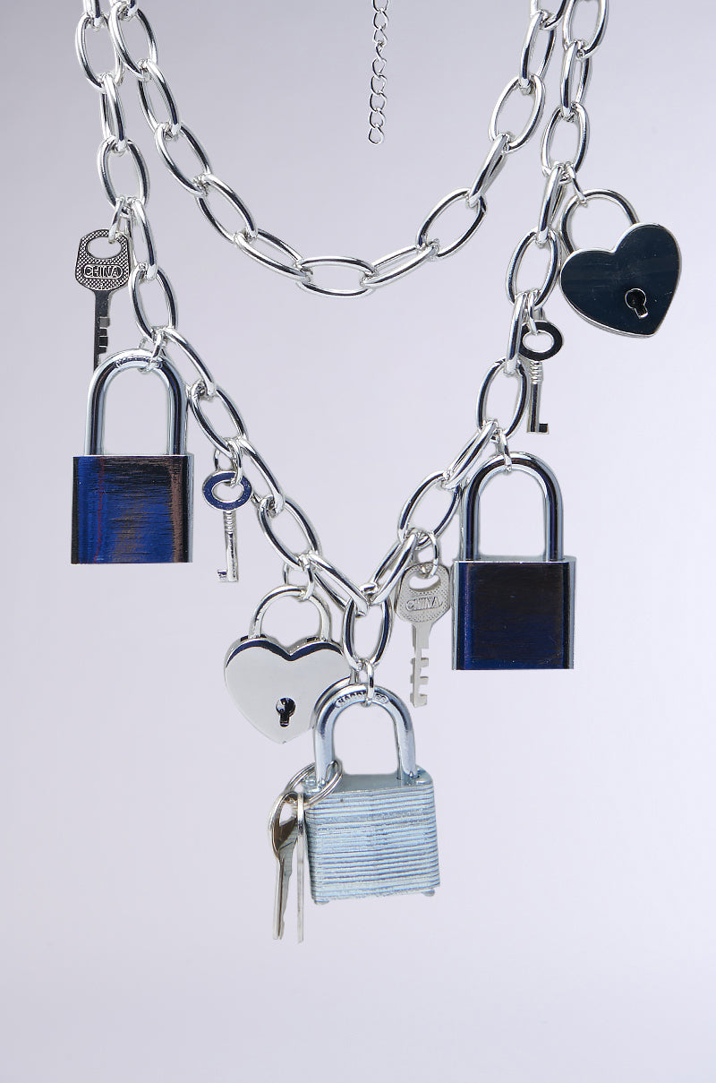 HEART ON LOCK CHAIN NECKLACE