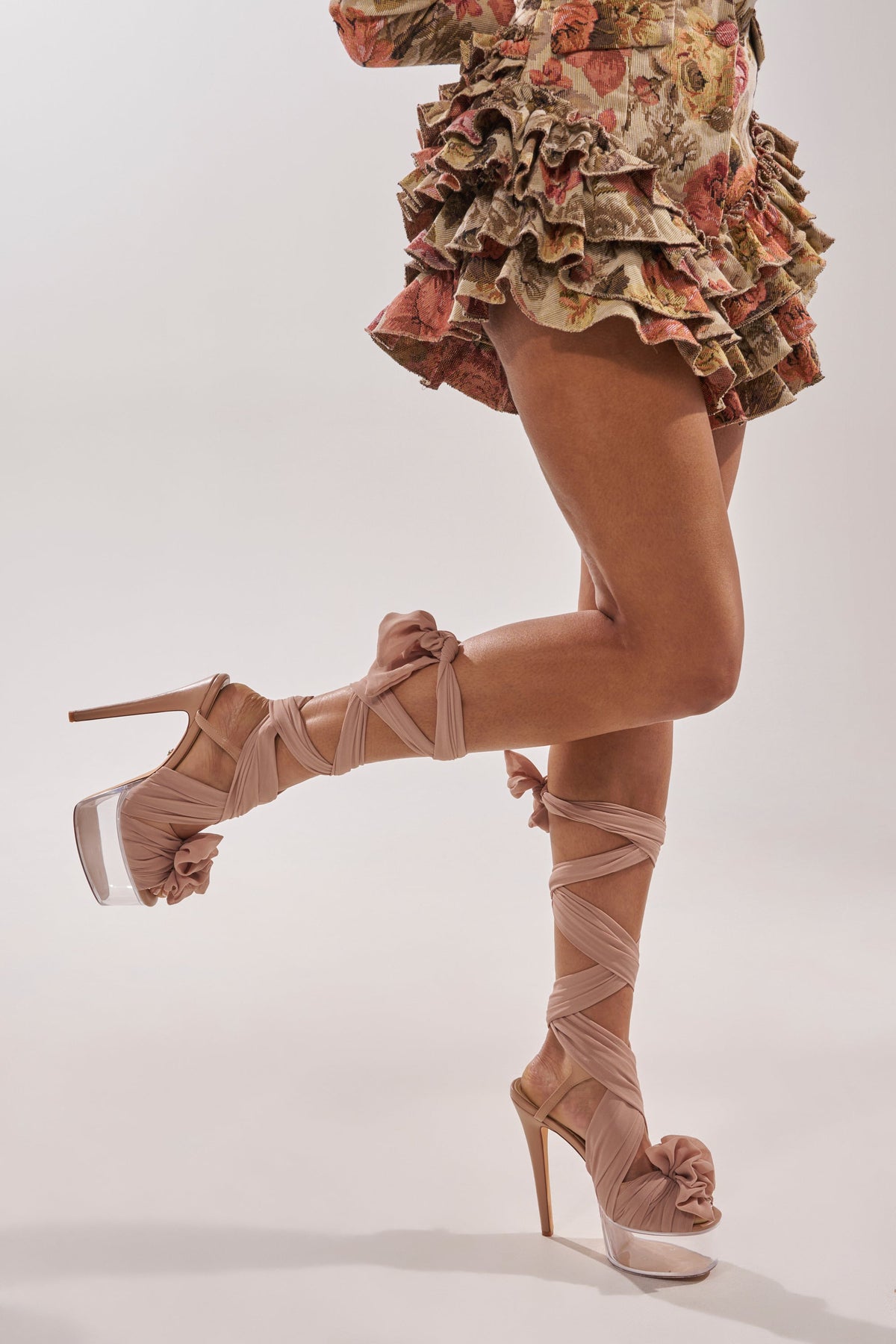 AKIRA GOLD BEAUDEN TAN PLATFORM TIE SANDAL