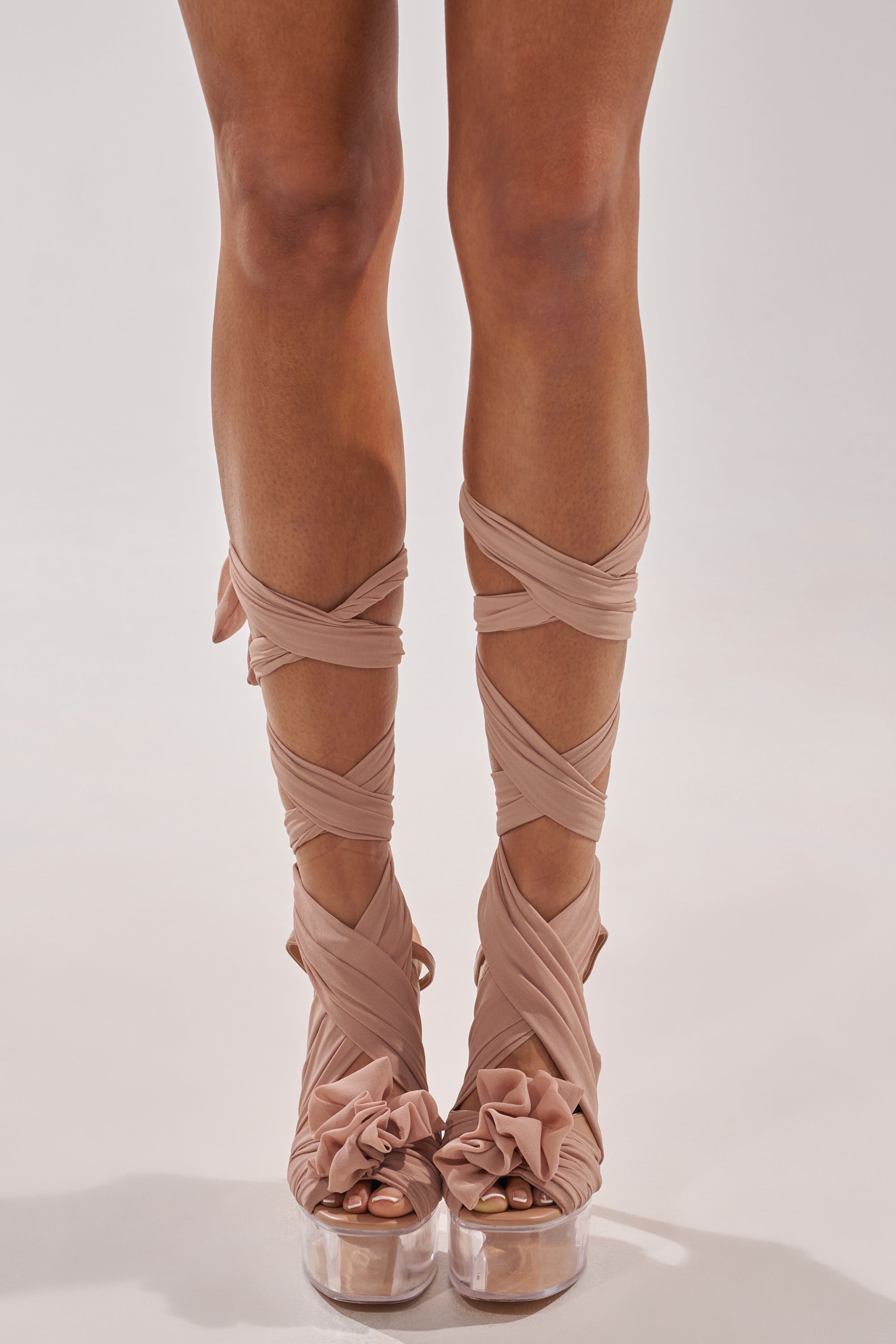 AKIRA GOLD BEAUDEN TAN PLATFORM TIE SANDAL