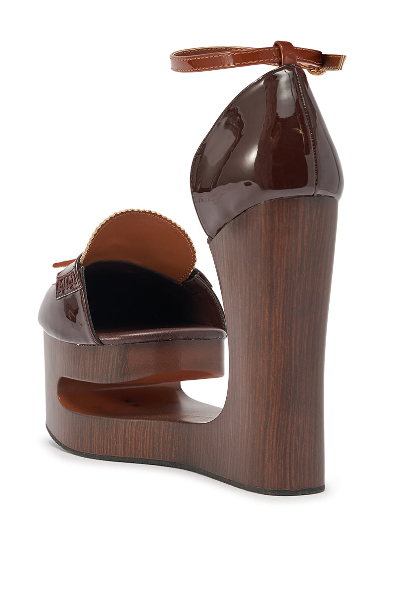 AKIRA GOLD BIXBY BROWN EMPTY WEDGE PUMP