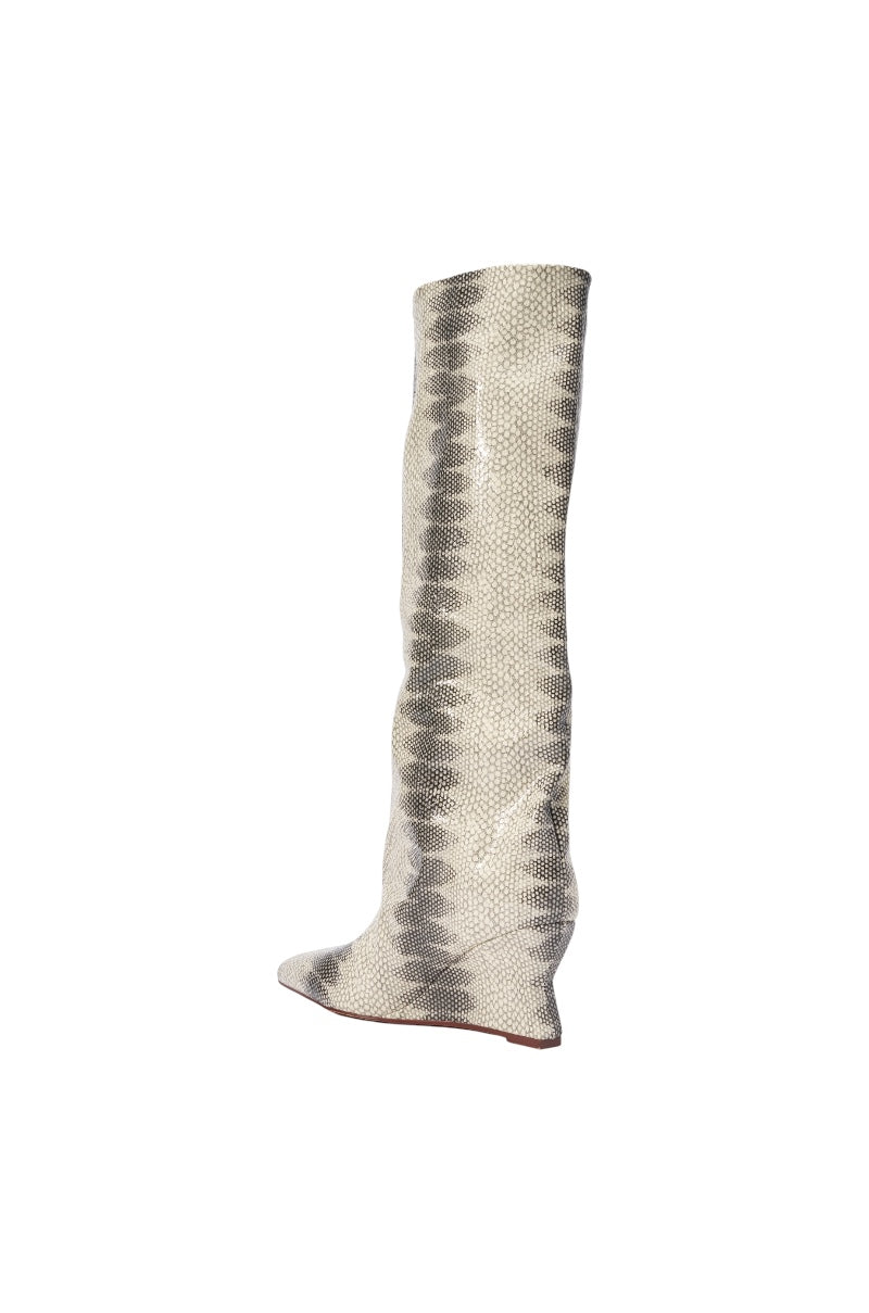 AZALEA WANG BRUN GREY SNAKE WEDGE BOOT