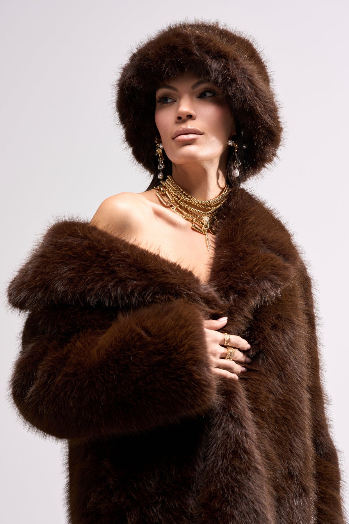 SO RICH FAUX FUR BUCKET HAT