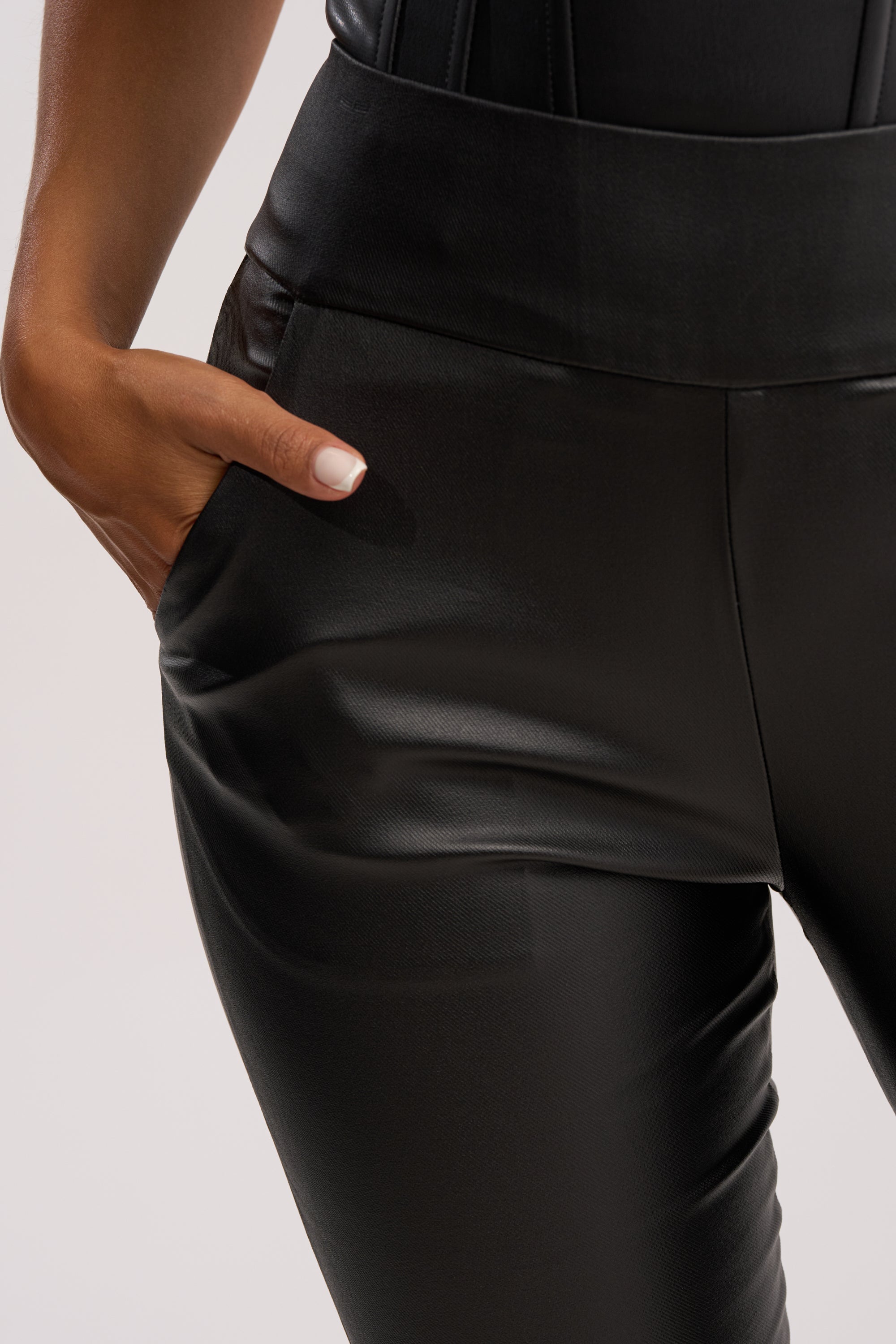 AMMO x AKIRA BIG BOOTY HIGH WAIST PLEATHER PANT WITH 4 WAY STRETCH