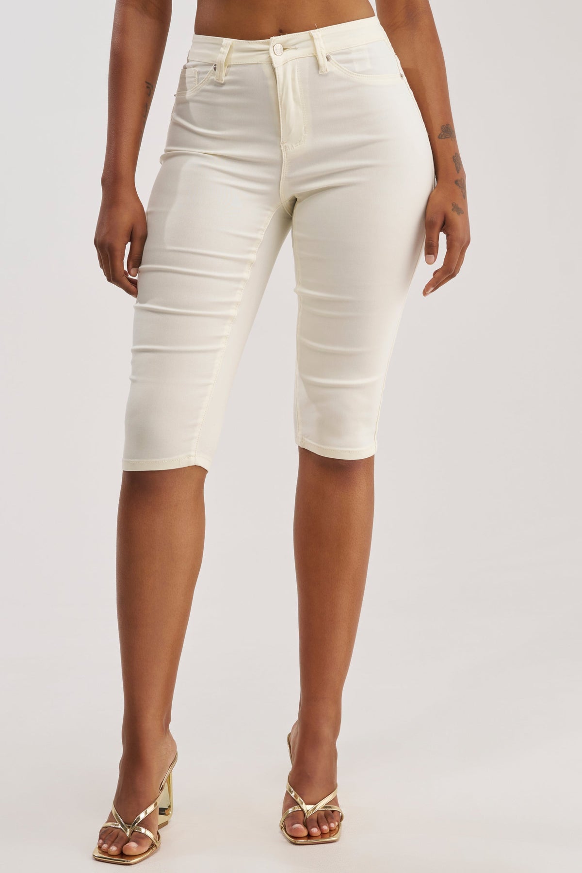 DENIM MUSE CAPRI IN WHITE