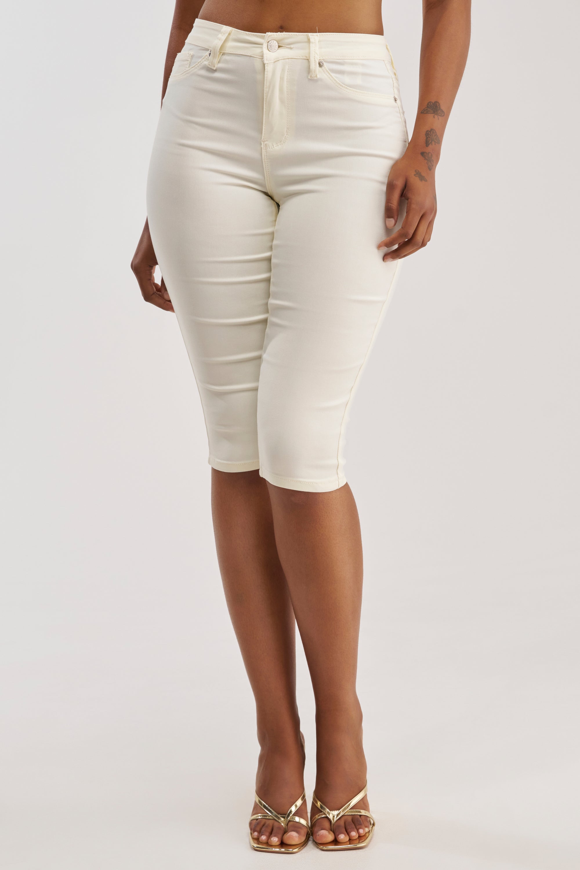 DENIM MUSE CAPRI IN WHITE