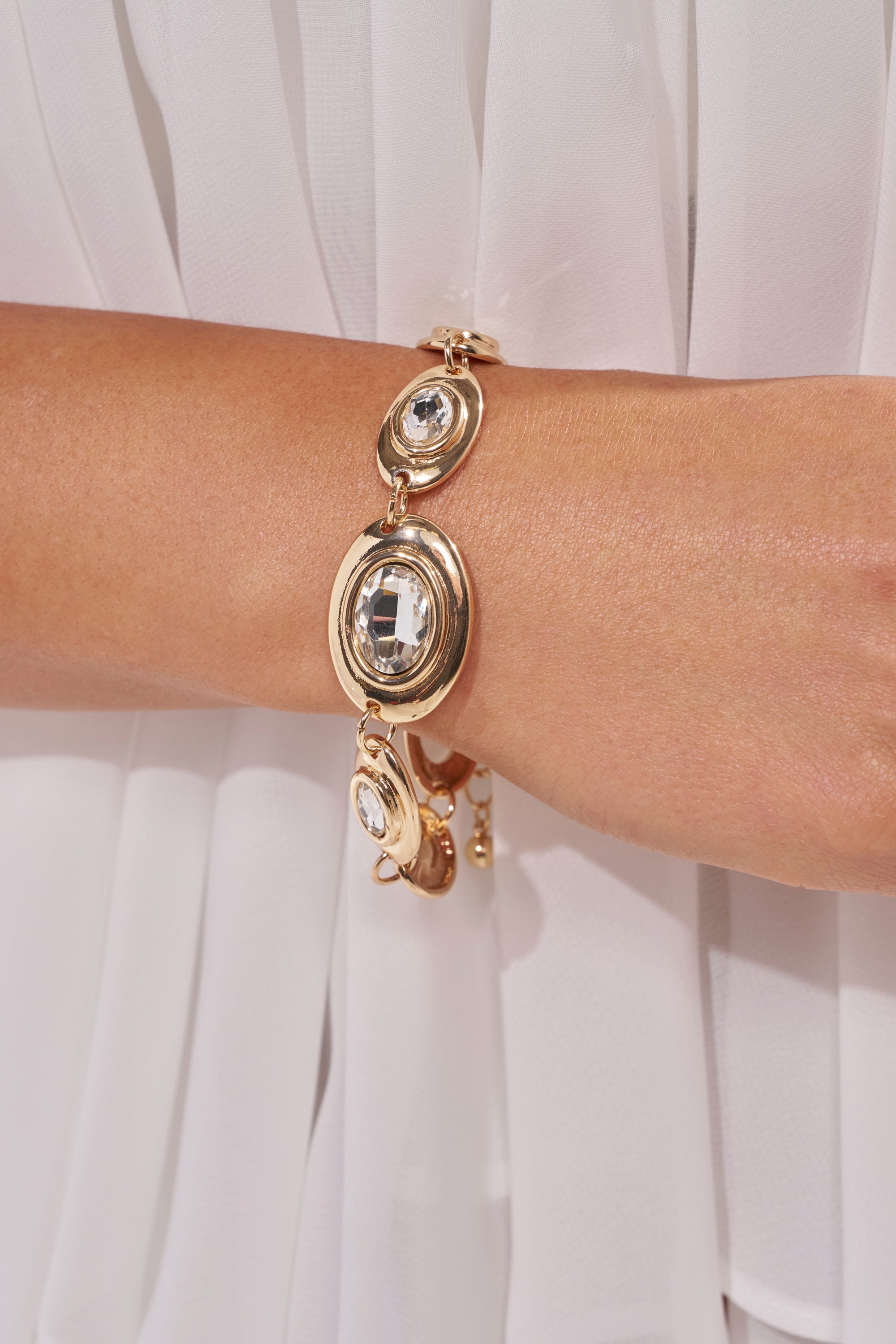 RUNWAY READY BRACELET IN GOLD