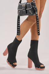 AZALEA WANG CELIANE BLACK BLOCK HEEL PLATFORM BOOTIE