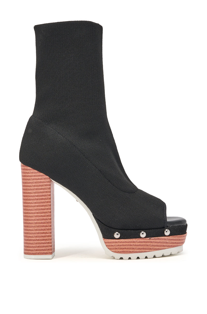 AZALEA WANG CELIANE BLACK BLOCK HEEL PLATFORM BOOTIE