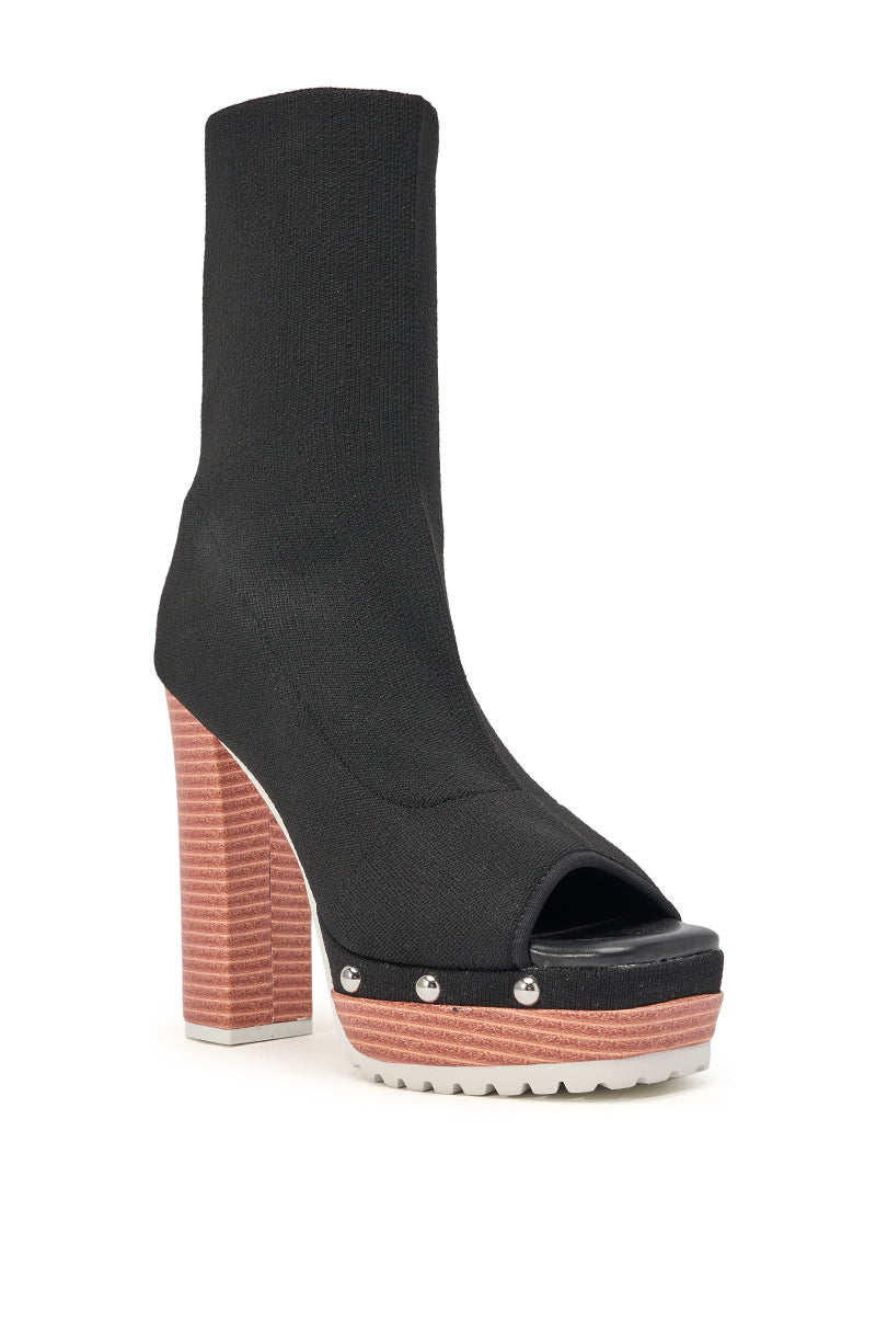 AZALEA WANG CELIANE BLACK BLOCK HEEL PLATFORM BOOTIE