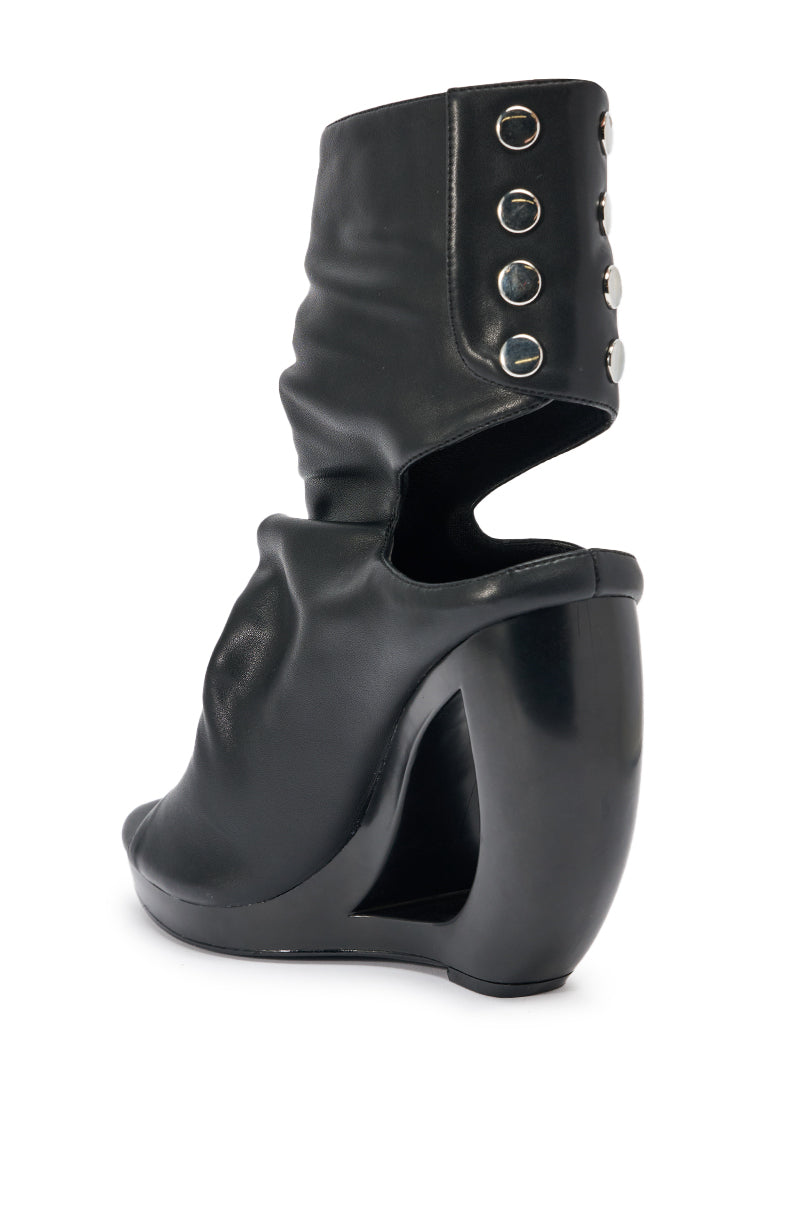 AZALEA WANG CIRCOS BLACK WEDGE BOOTIE