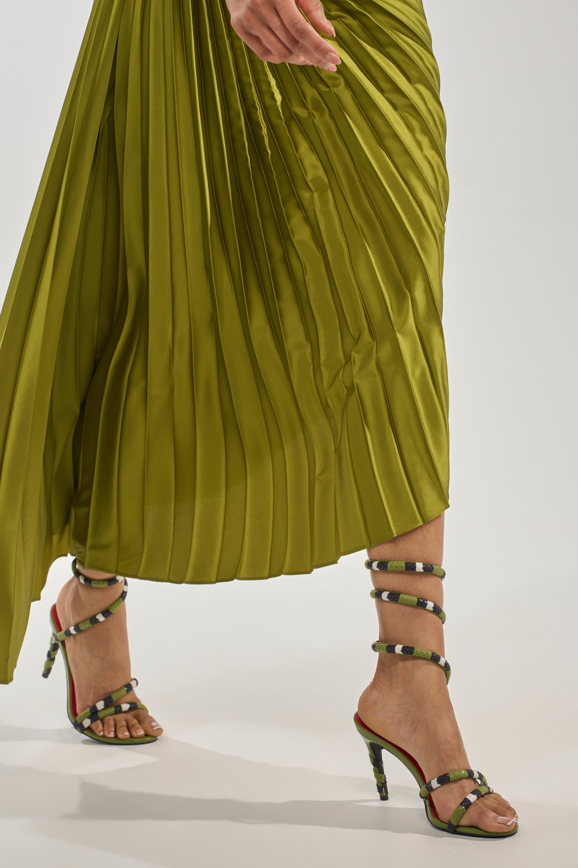 AKIRA GOLD CITLALI GREEN SNAKE COIL SANDAL