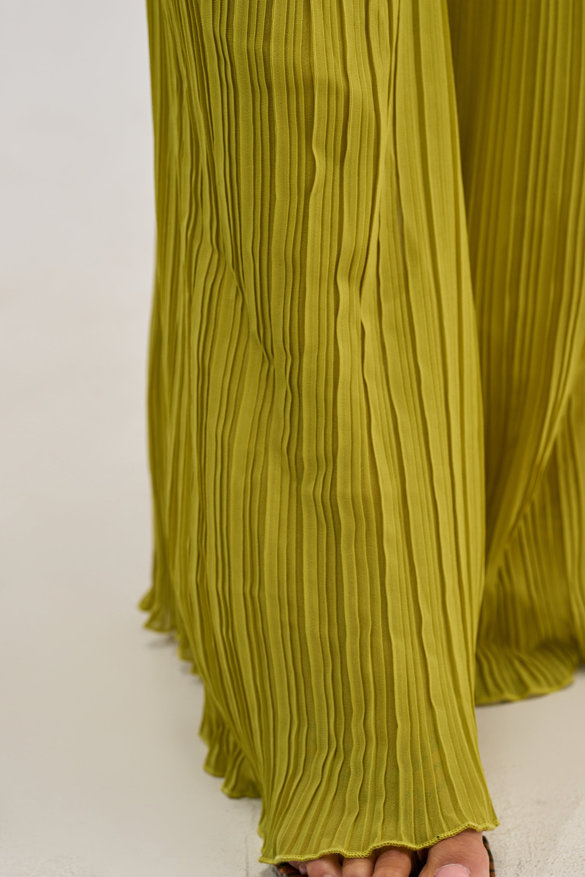 CRUSHIN ON YOU PALAZZO PANT IN CHARTREUSE