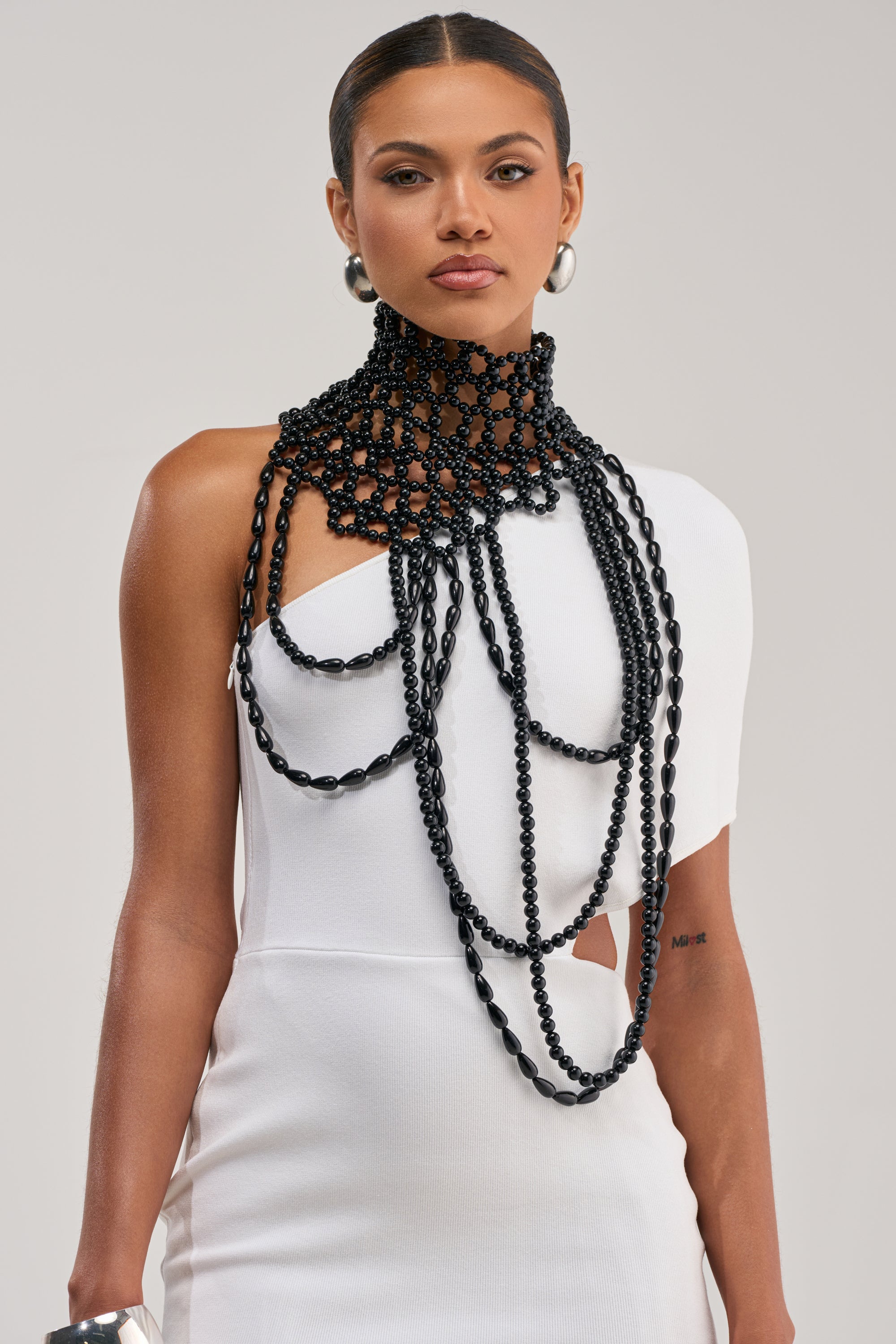 FASHION WEEK BEADED NECKLACE