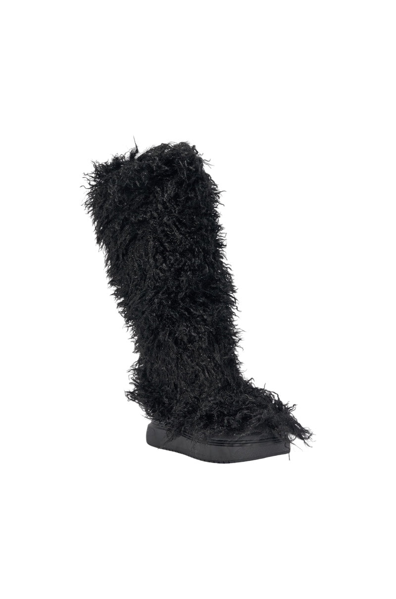 AZALEA WANG DENTON BLACK KNEE HIGH FLAT FUR BOOT