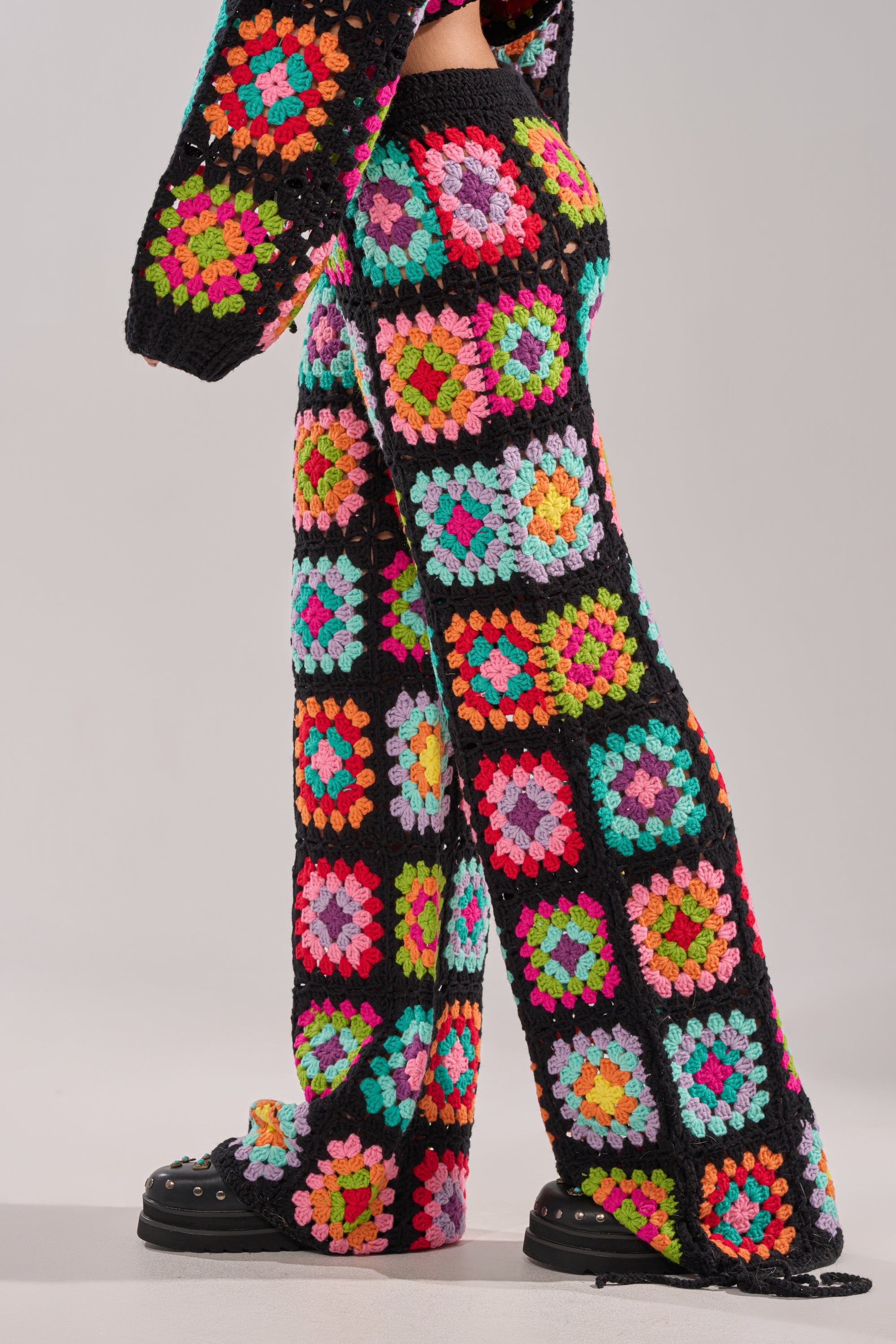 FESTIVAL GIRLY OVERSIZED CROCHET PANT IN MULTI