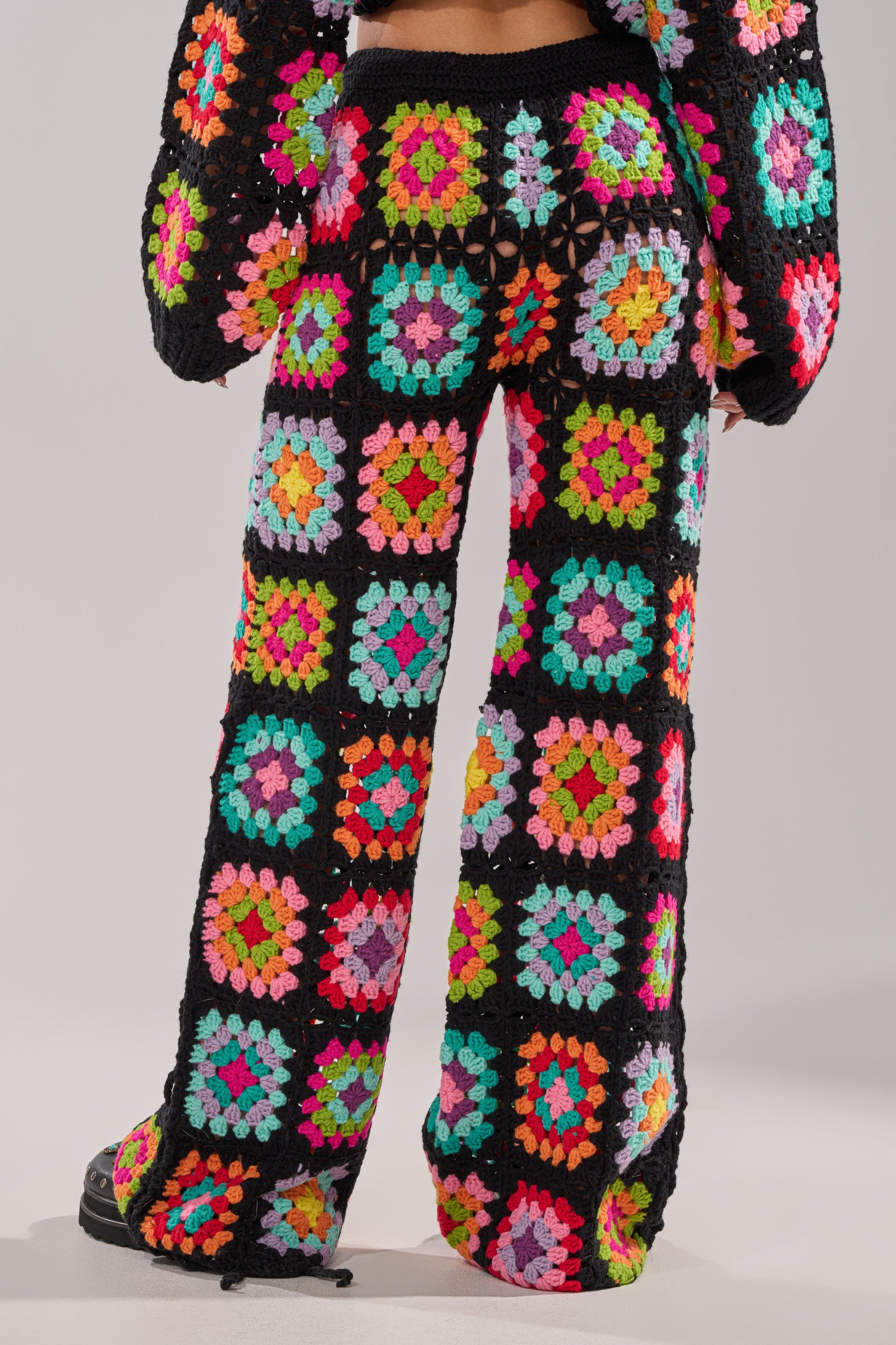 FESTIVAL GIRLY OVERSIZED CROCHET PANT IN MULTI