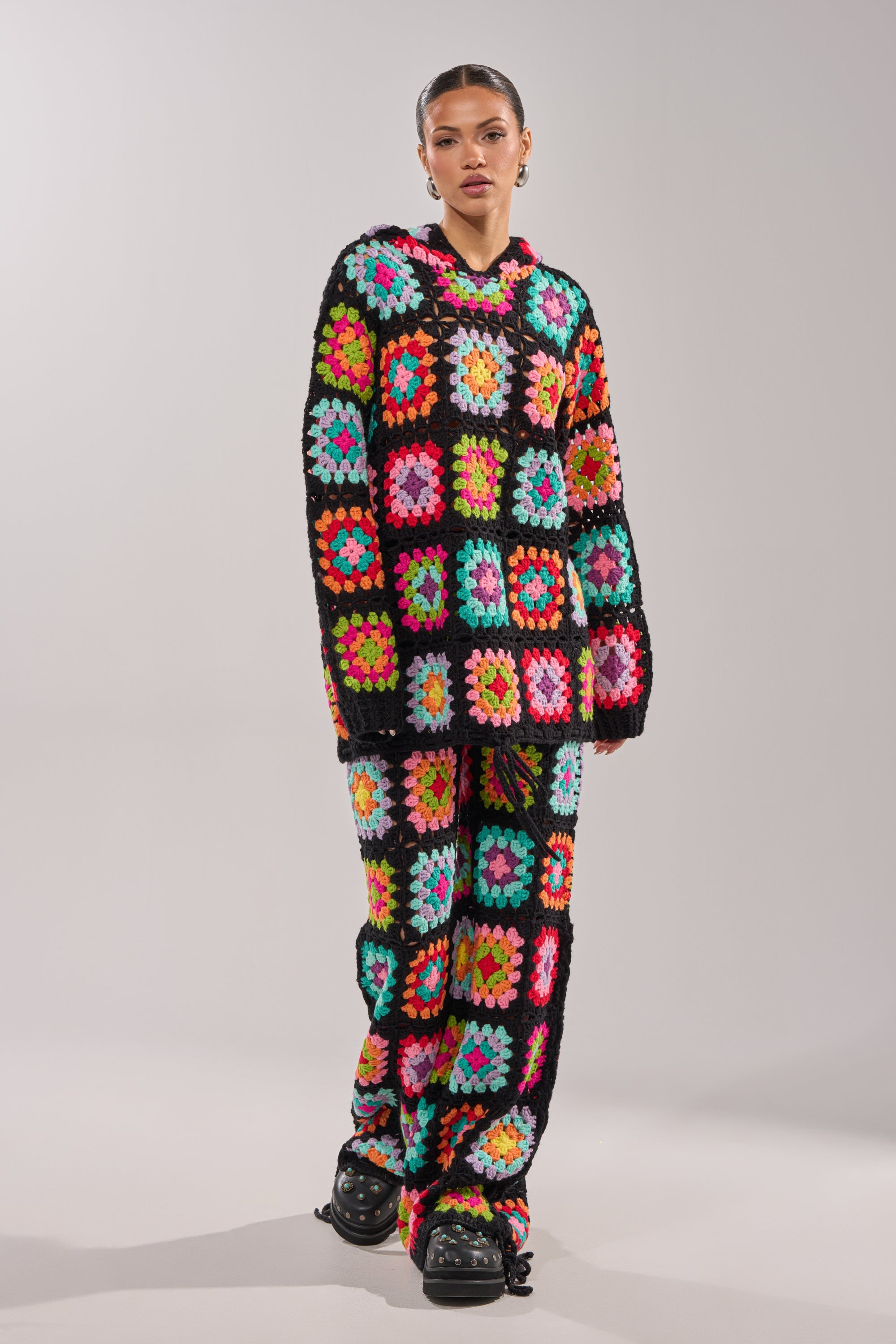 FESTIVAL GIRLY OVERSIZED CROCHET PANT IN MULTI
