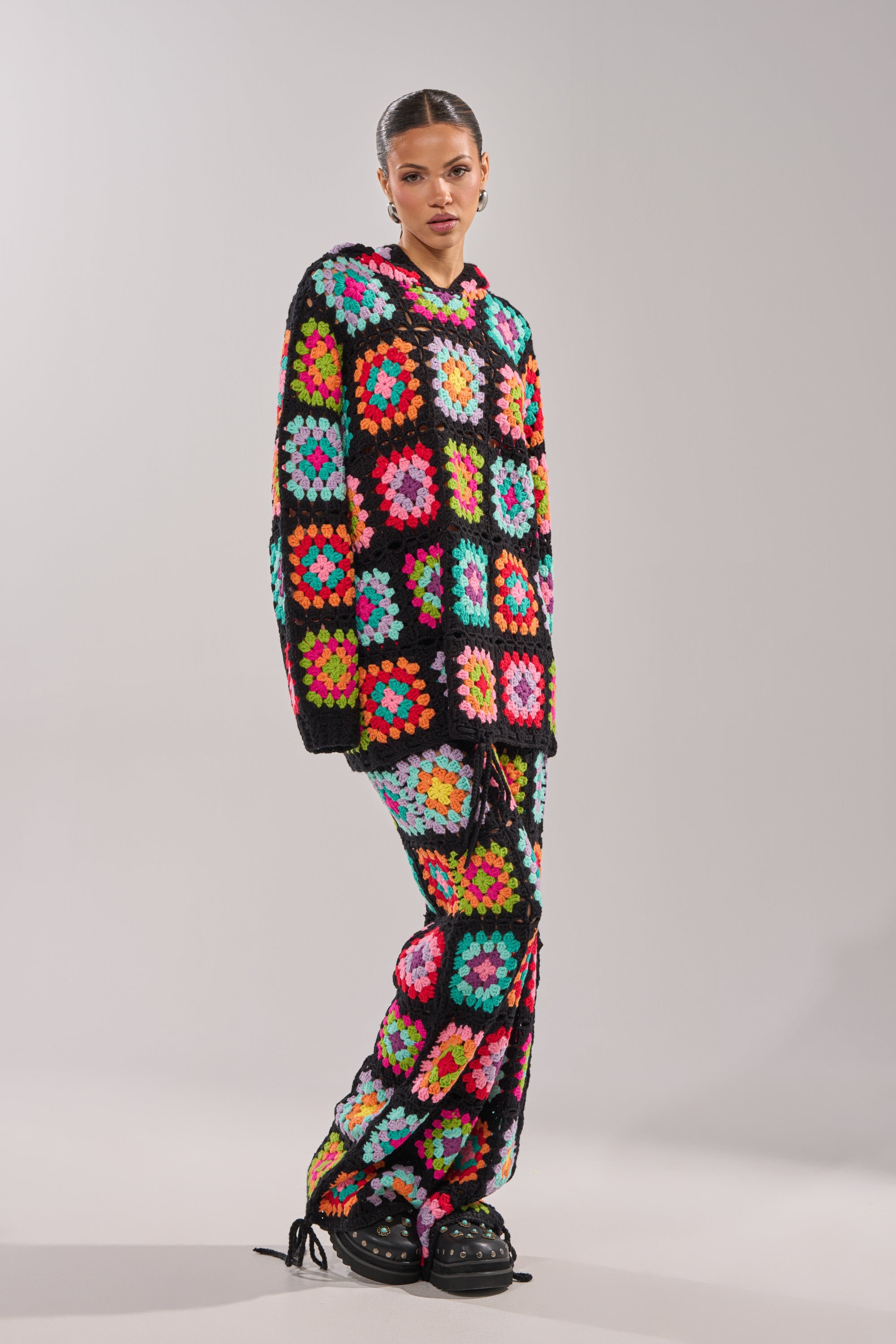 FESTIVAL GIRLY OVERSIZED CROCHET PANT IN MULTI