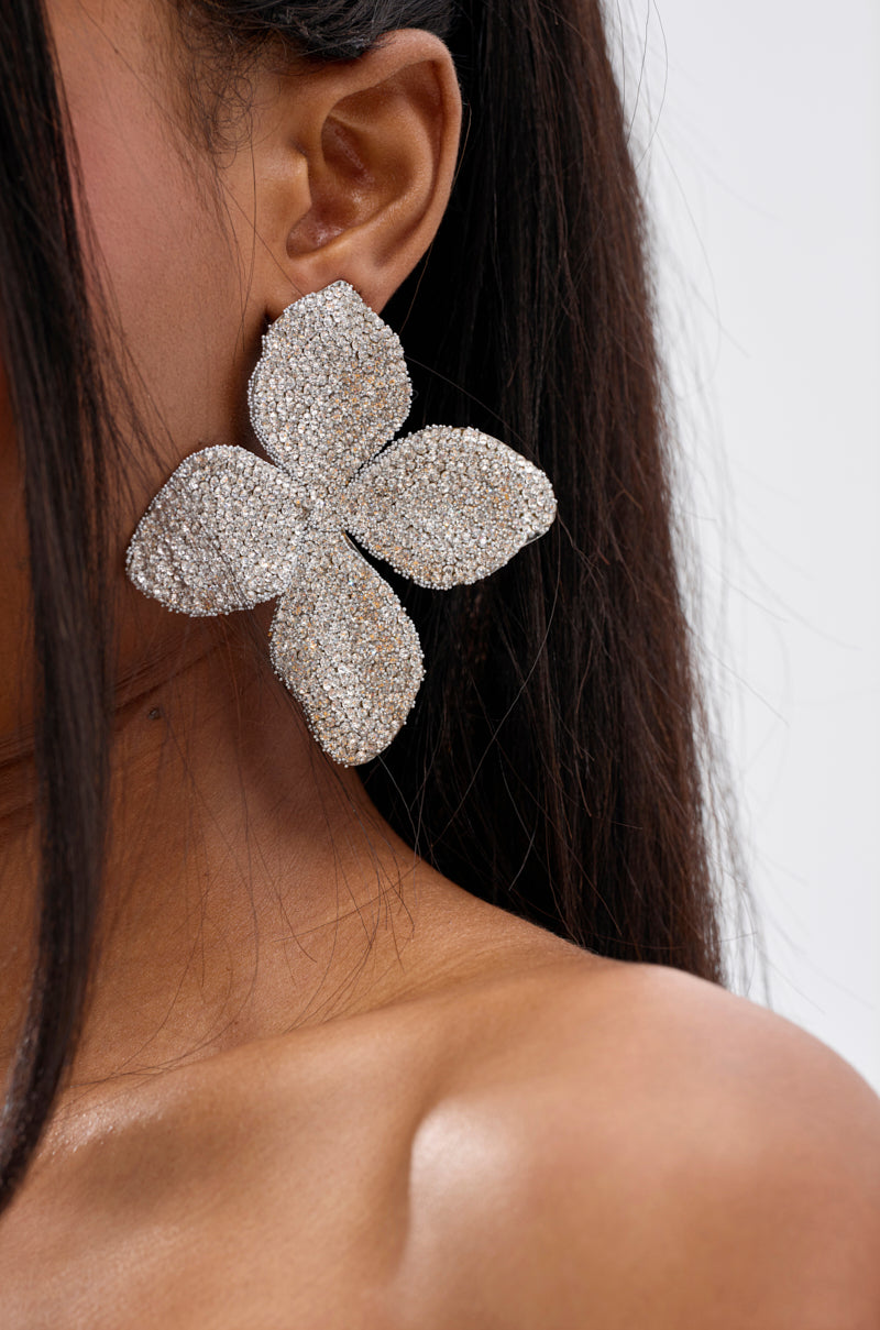 GLINDY EARRING