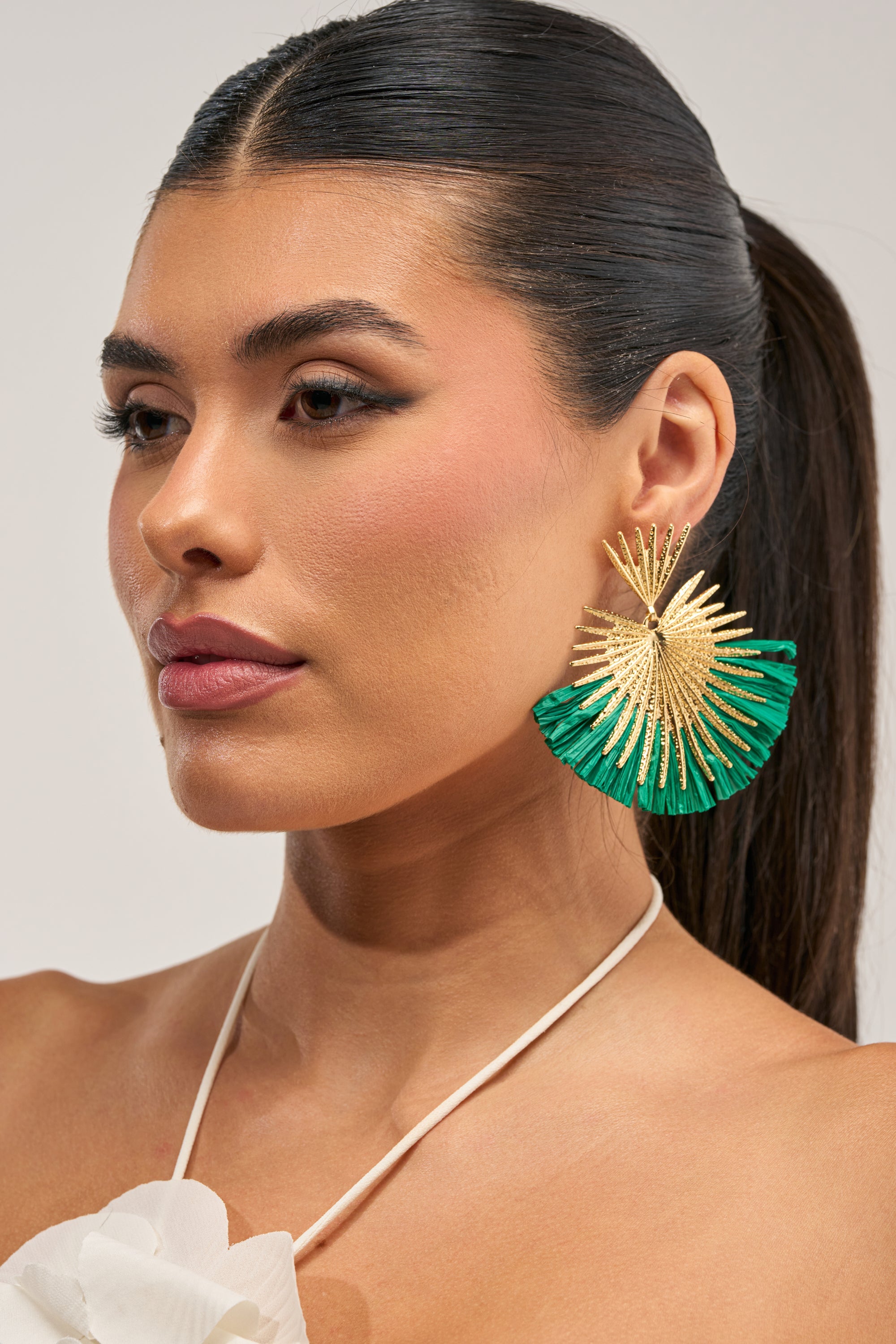 DRESSED UP EARRING