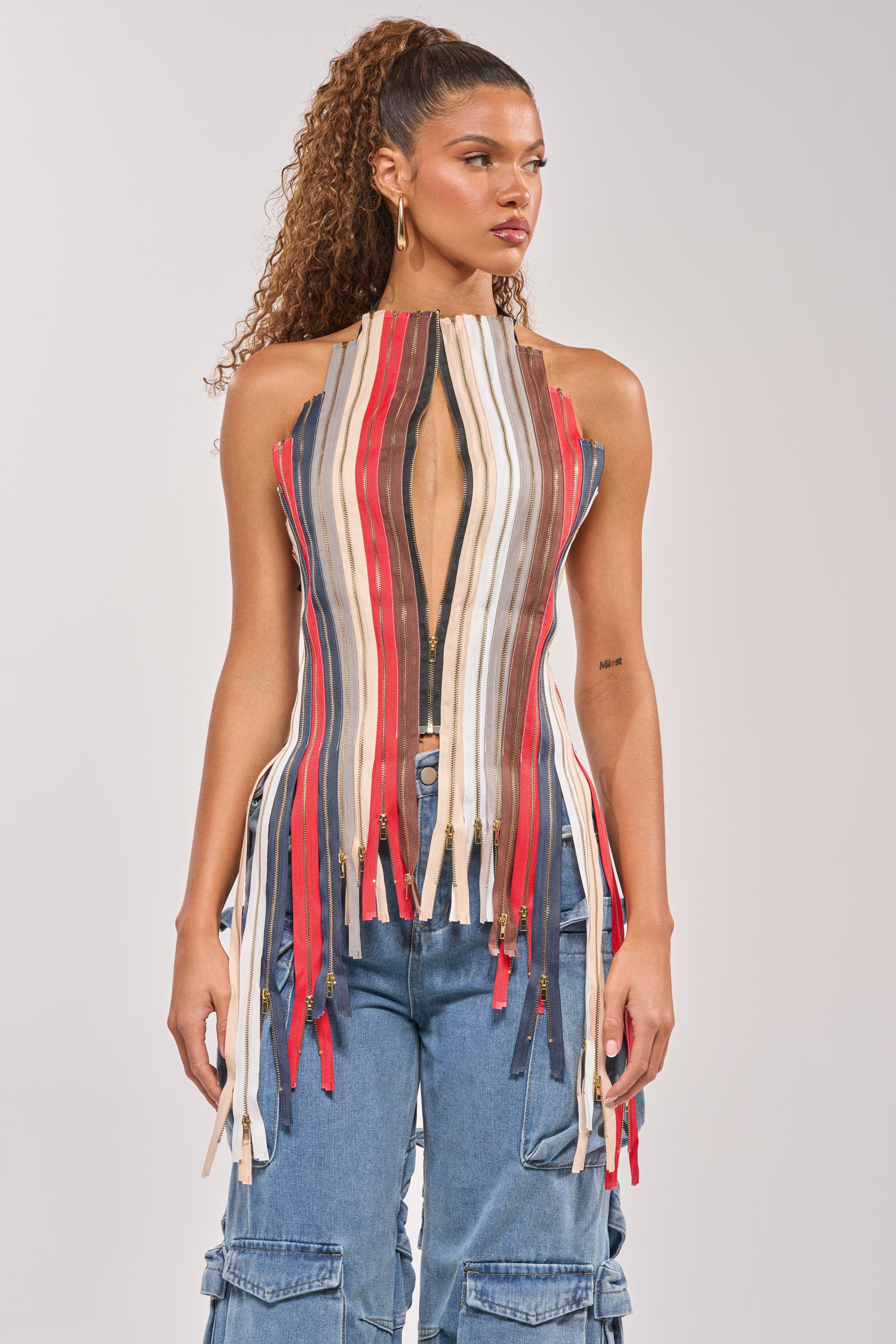 ZIPPED UP HALTER TOP