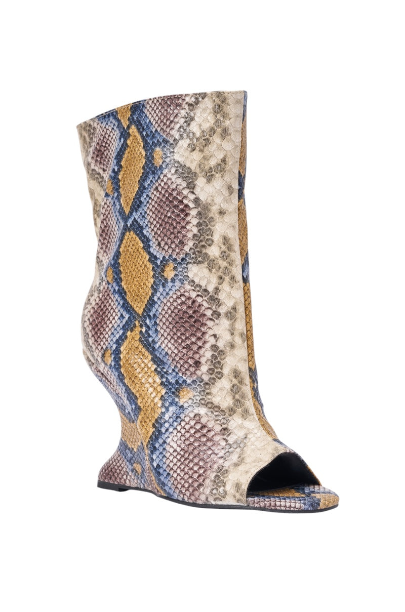 AZALEA WANG FAOI SNAKE MULTI OPEN TOE WEDGE BOOTIE