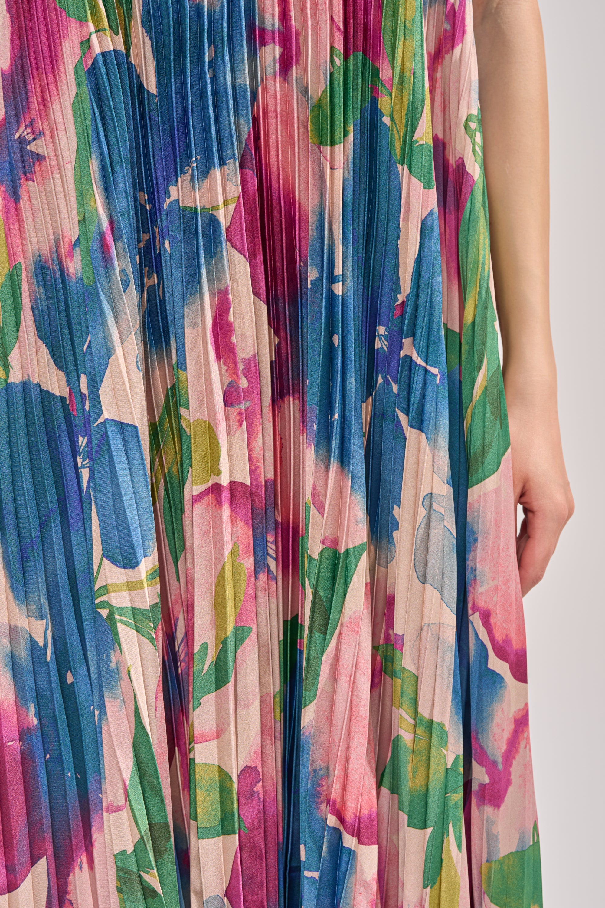 COCKTAIL HOUR FLORAL STRAPLESS MAXI DRESS