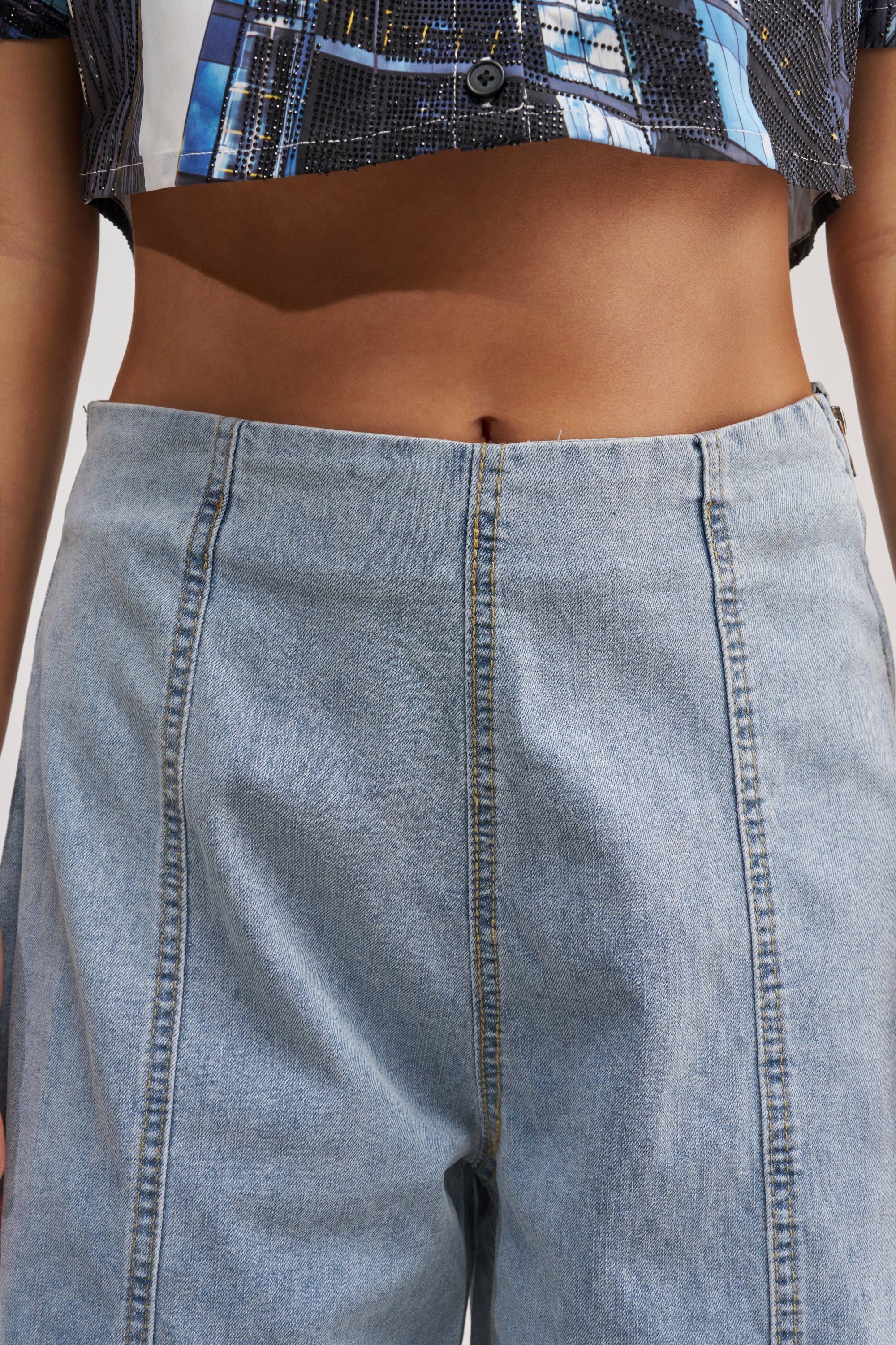 JUST IN TIME HIGH WAISTED RELAXED DENIM