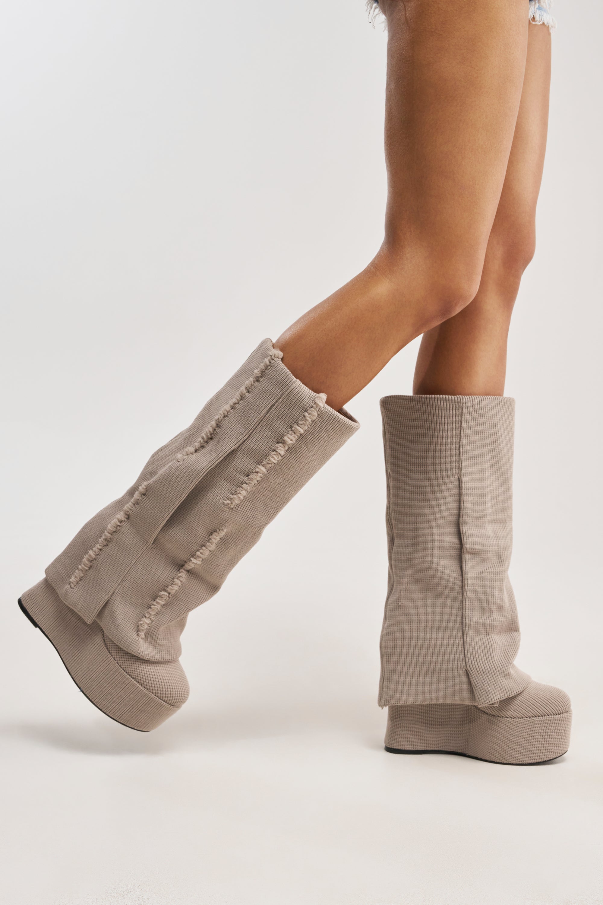 AZALEA WANG FRANKEYE BEIGE FLATFORM BOOT