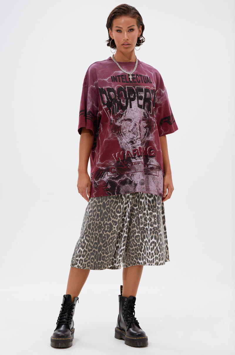 FIRST ROW INTELLECTUAL PROPERTY GRAPHIC TEE IN BURGUNDY