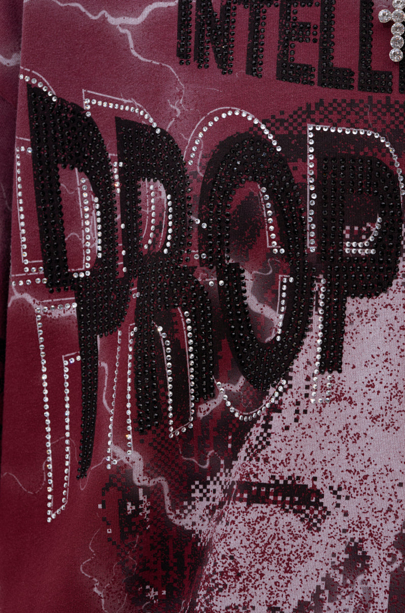 FIRST ROW INTELLECTUAL PROPERTY GRAPHIC TEE IN BURGUNDY