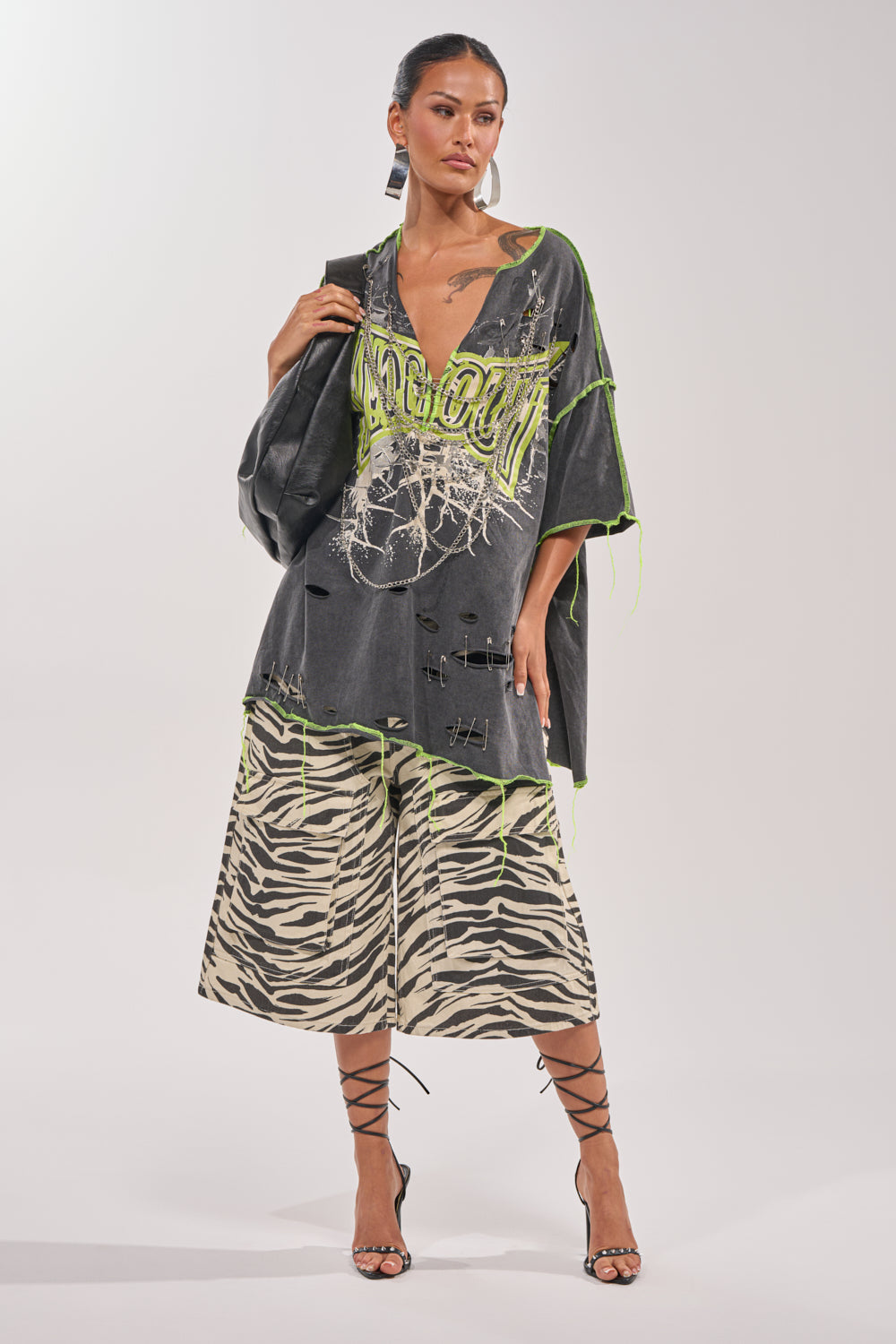 KNOCKOUT OVERSIZED TEE