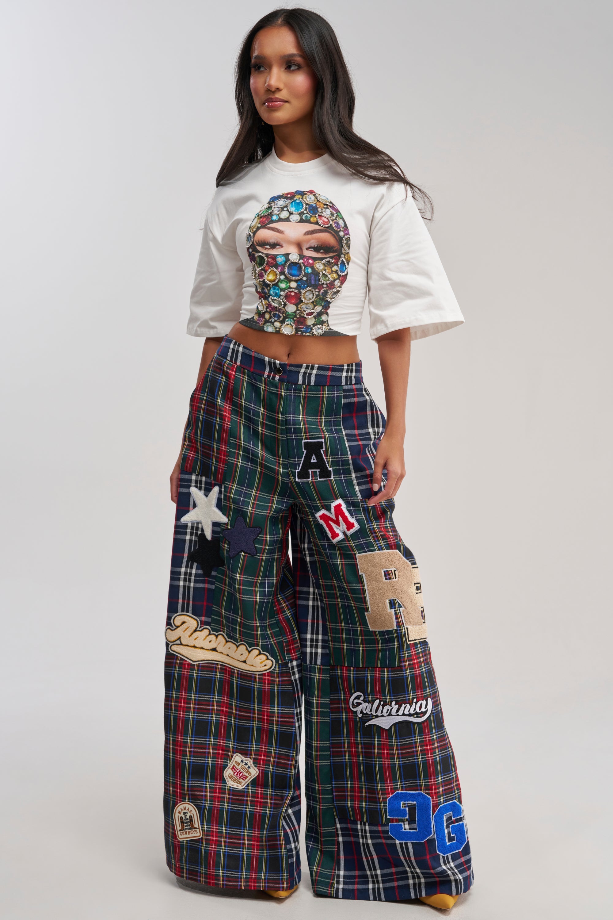 FACE CARD GRAPHIC CROPPED TEE